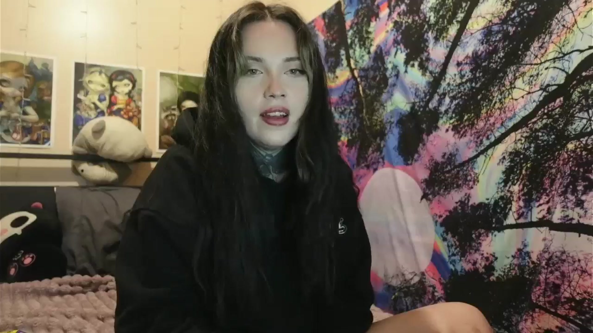 Gallery image thumbnail from hazelxxxoo's myfreecams stream on, 06/19/2024, 06:35 image 18 of 20