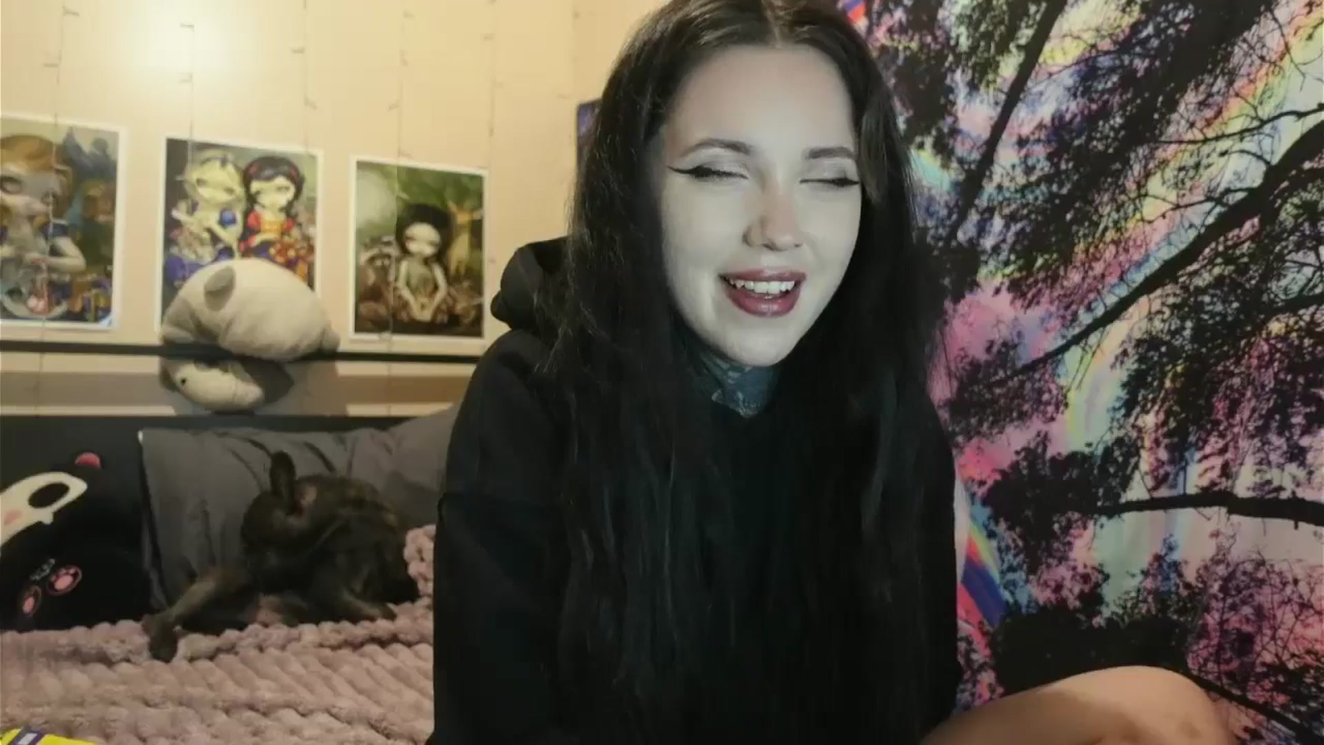 Gallery image thumbnail from hazelxxxoo's myfreecams stream on, 06/19/2024, 06:35 image 13 of 20