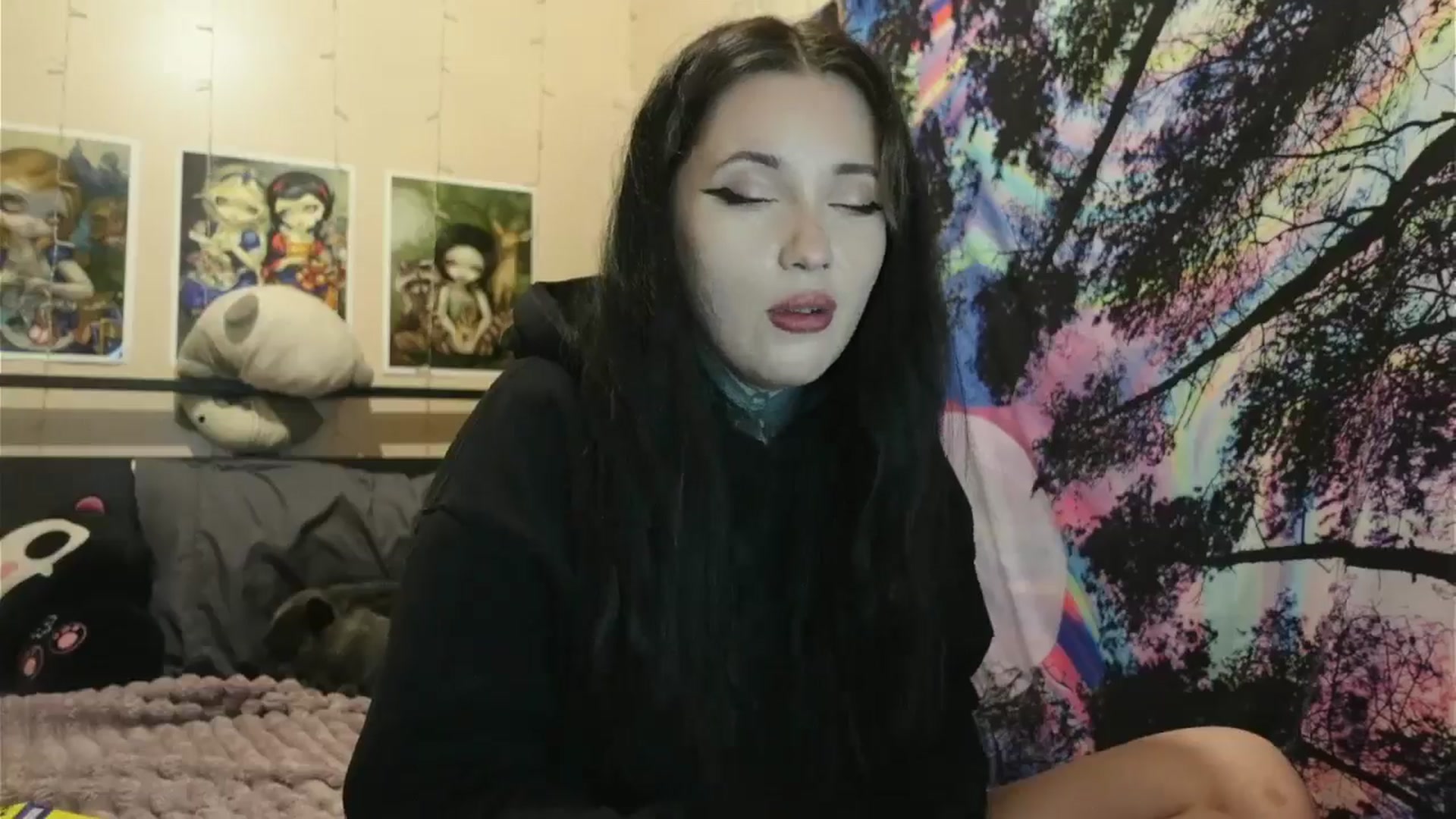 Gallery image thumbnail from hazelxxxoo's myfreecams stream on, 06/19/2024, 06:35 image 16 of 20