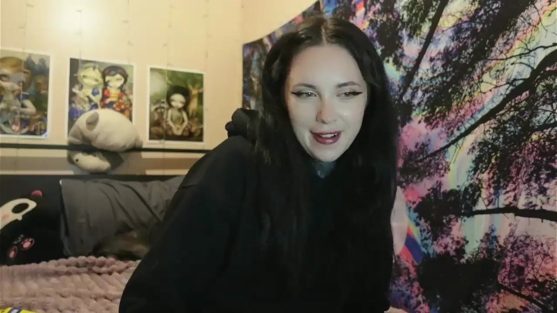 Gallery image thumbnail from hazelxxxoo's myfreecams stream on, 06/19/2024, 06:35 image 12 of 20