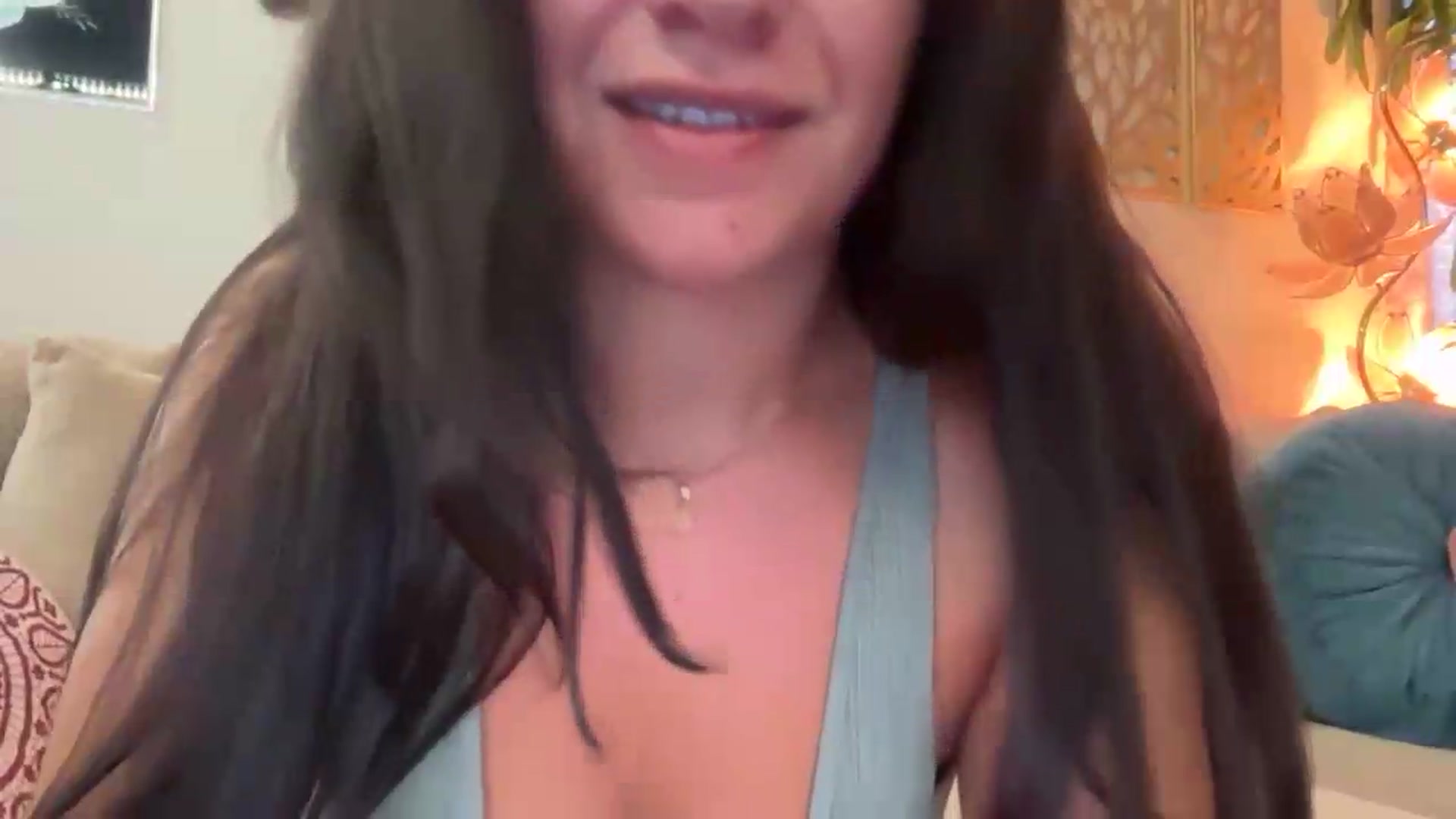 Gallery image thumbnail from headfluff's myfreecams stream on, 08/01/2026, 21:14 image 2 of 20