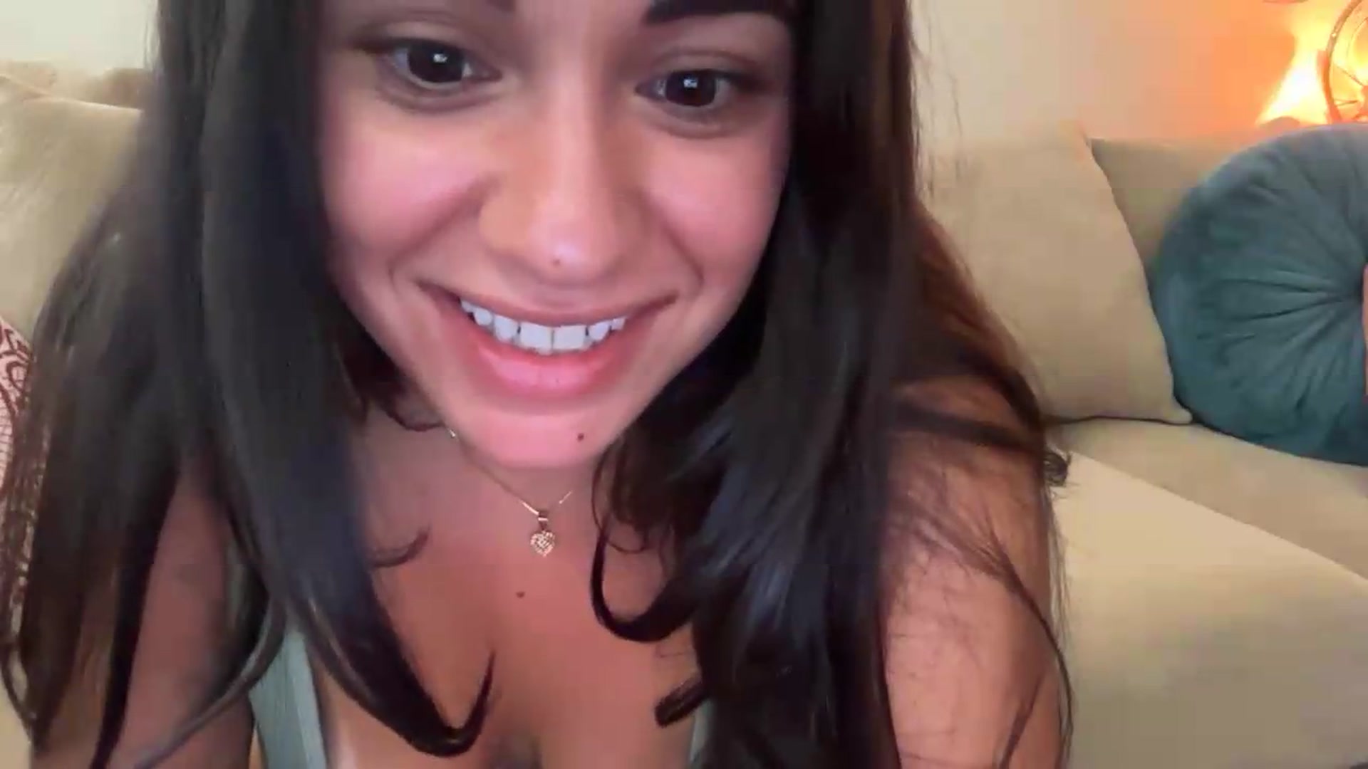 Gallery image thumbnail from headfluff's myfreecams stream on, 08/01/2026, 21:49 image 19 of 20