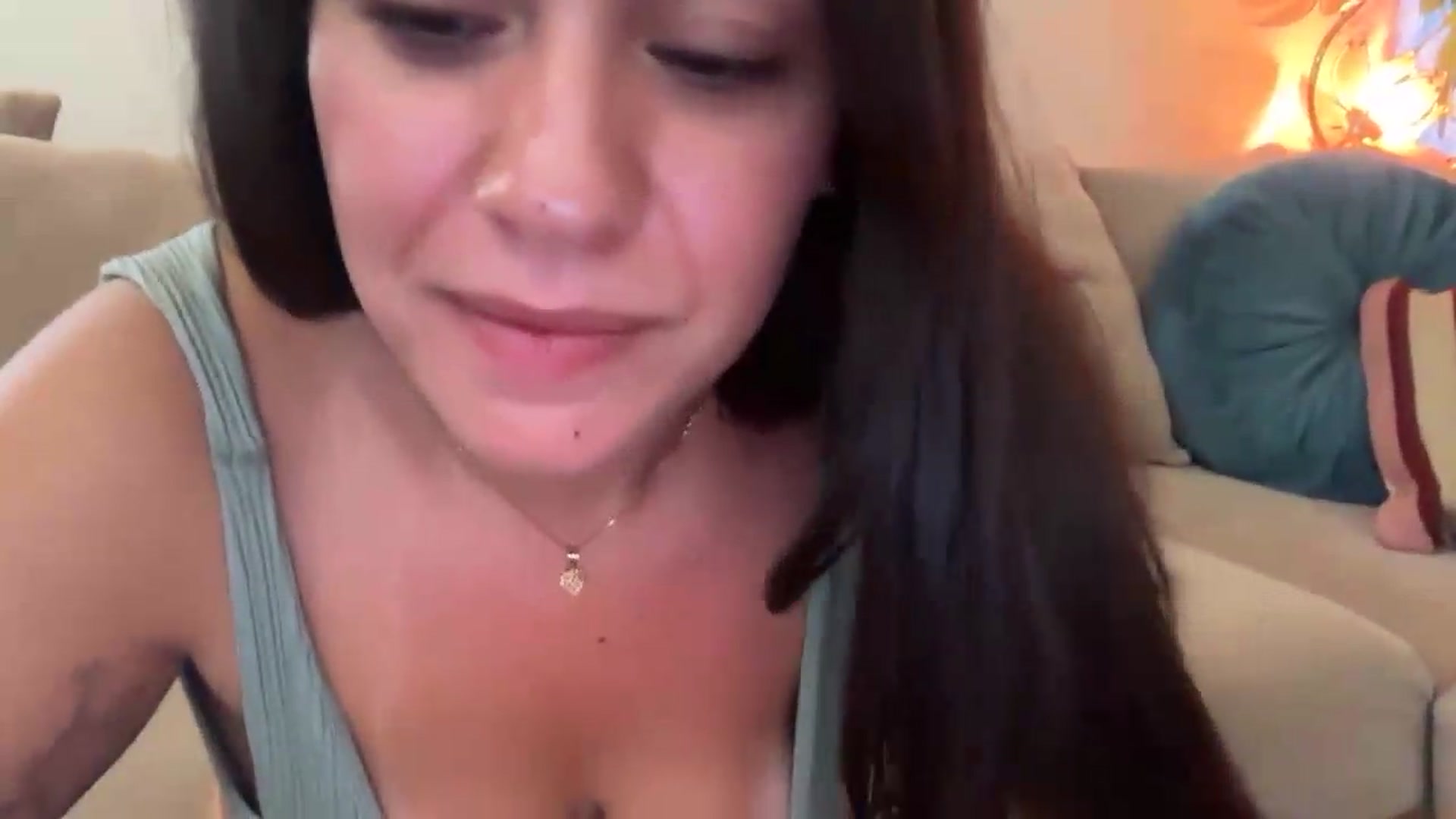 Gallery image thumbnail from headfluff's myfreecams stream on, 08/01/2026, 21:49 image 4 of 20