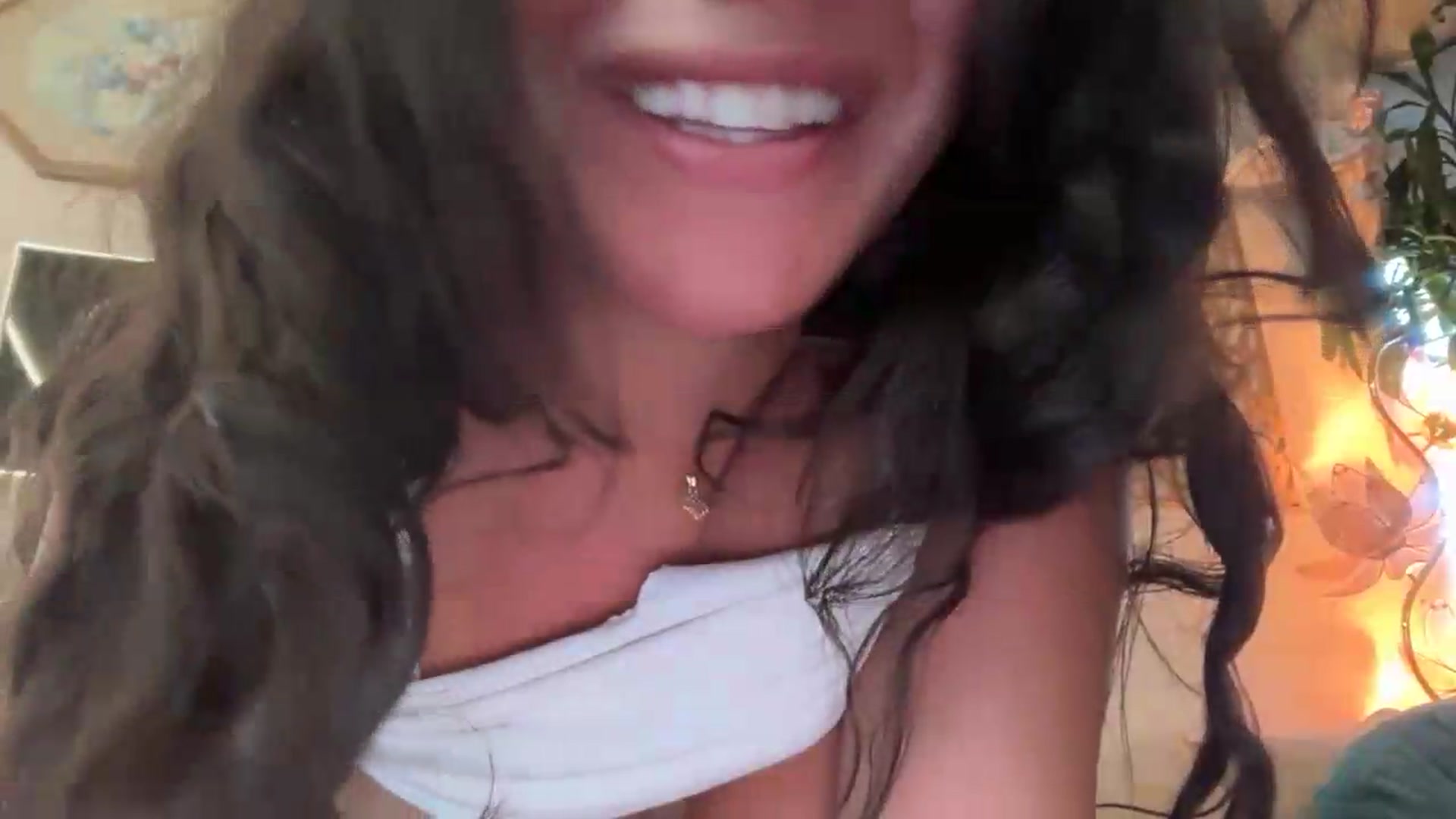 Gallery image thumbnail from headfluff's myfreecams stream on, 08/06/2026, 22:14 image 6 of 20