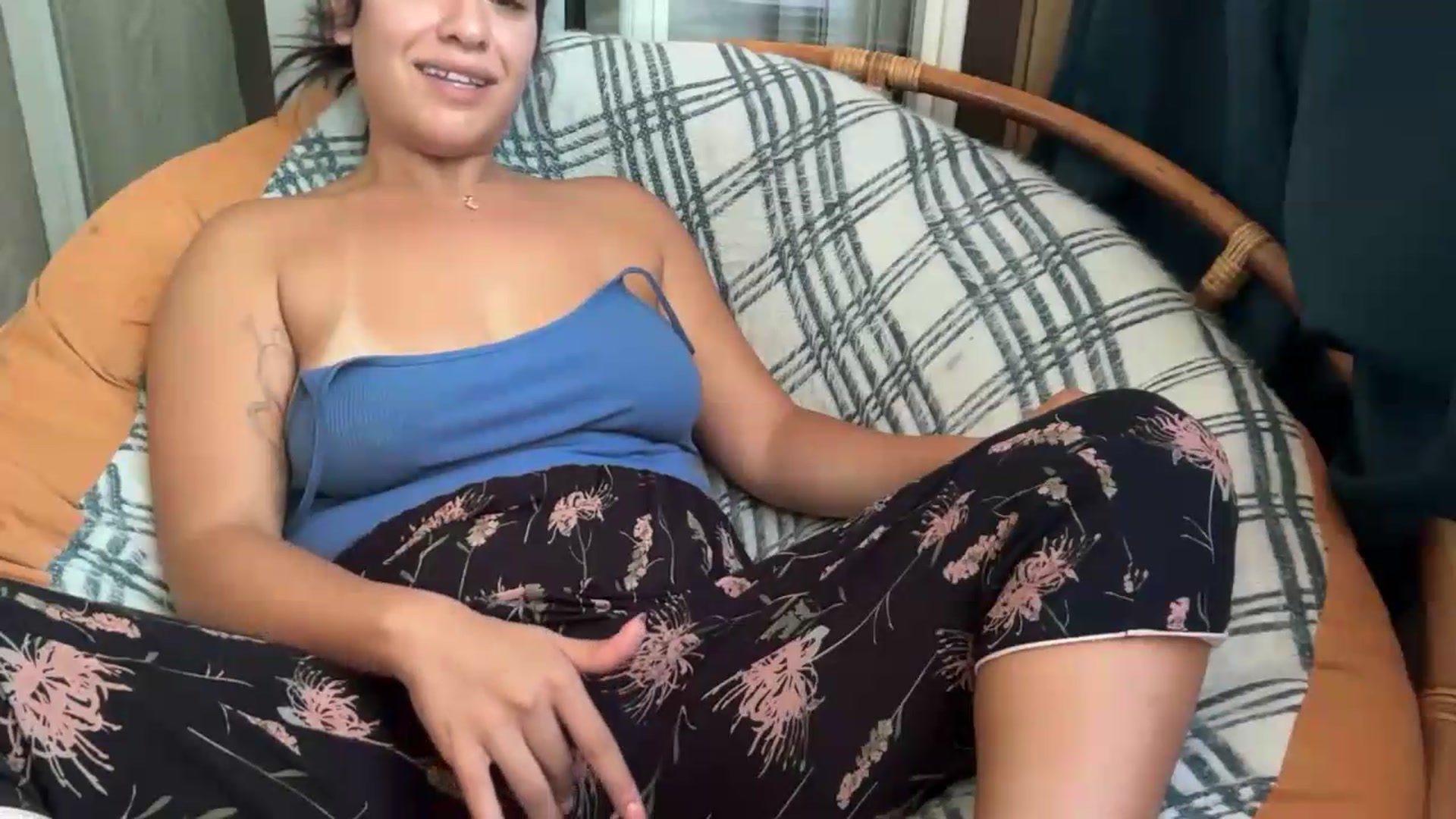 Gallery image thumbnail from headfluff's myfreecams stream on, 08/20/2026, 20:41 image 18 of 20