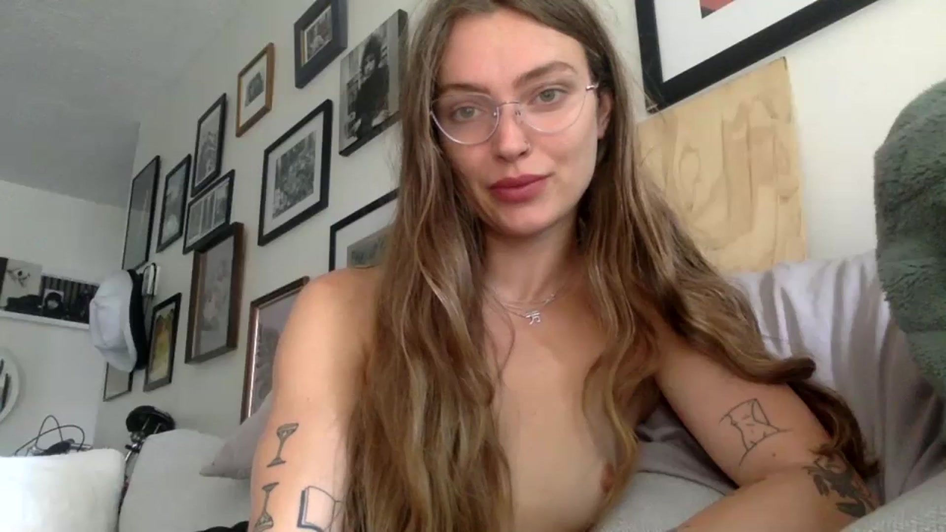 Gallery image thumbnail from heidixoxox's myfreecams stream on, 08/25/2023, 17:24 image 12 of 20