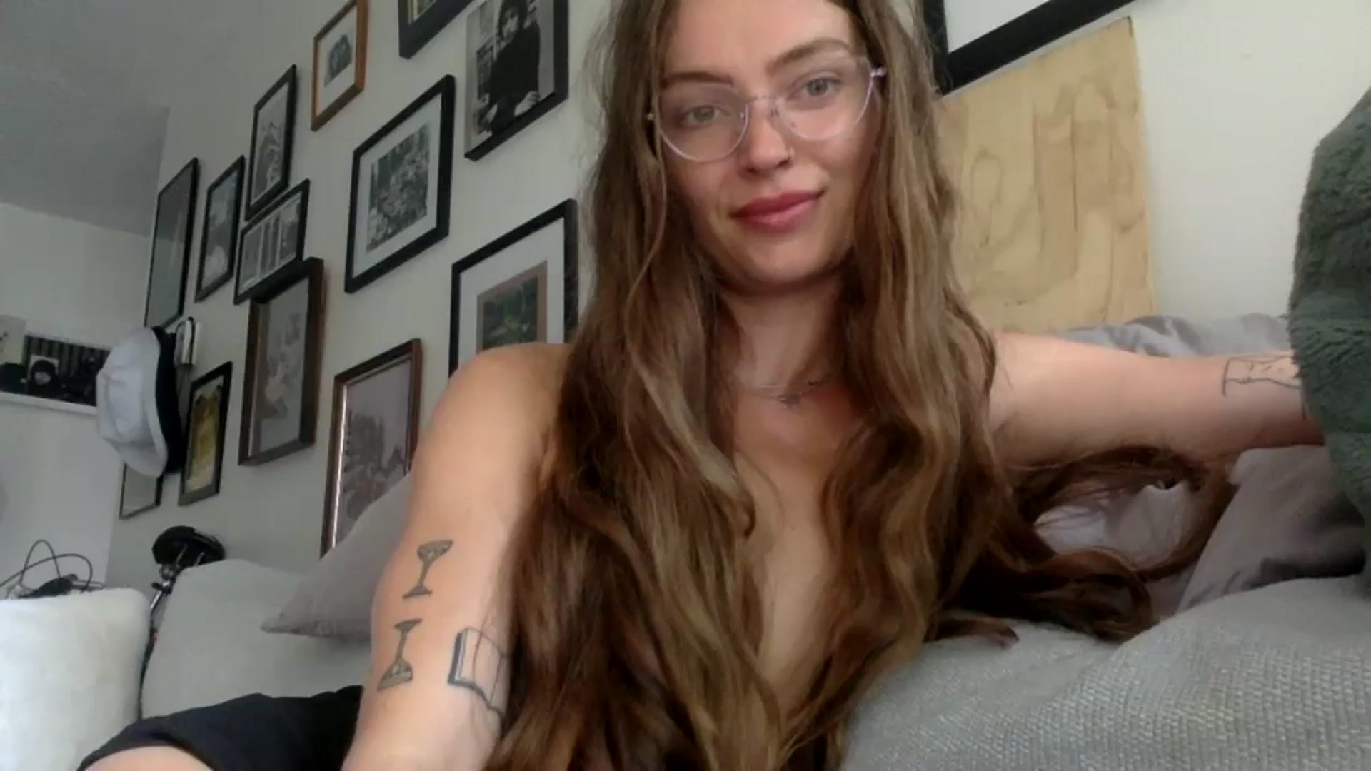 Gallery image thumbnail from heidixoxox's myfreecams stream on, 08/25/2023, 17:24 image 14 of 20