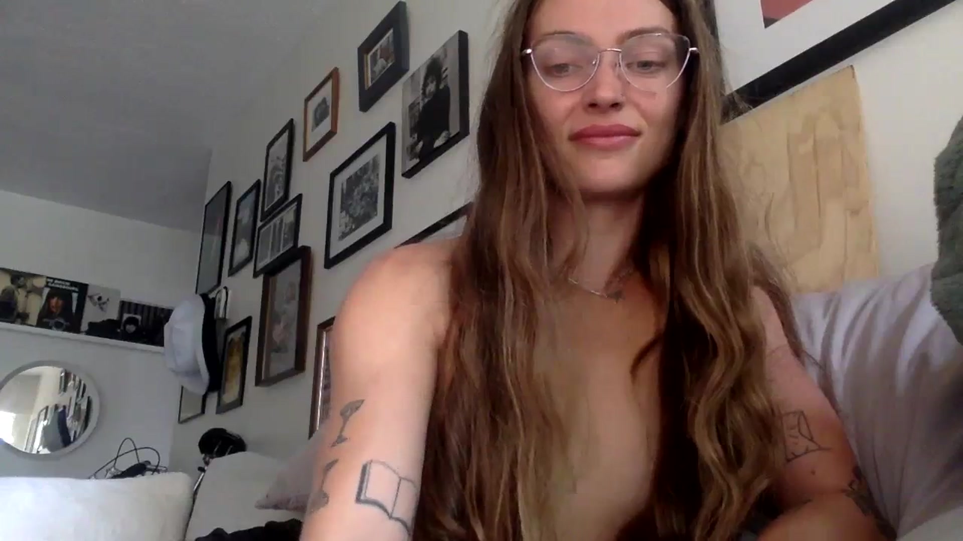 Gallery image thumbnail from heidixoxox's myfreecams stream on, 08/25/2023, 17:24 image 6 of 20