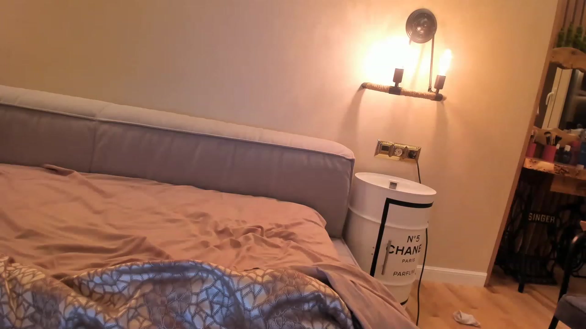 Gallery image thumbnail from helenabb2323's myfreecams stream on, 04/14/2023, 18:45 image 7 of 20