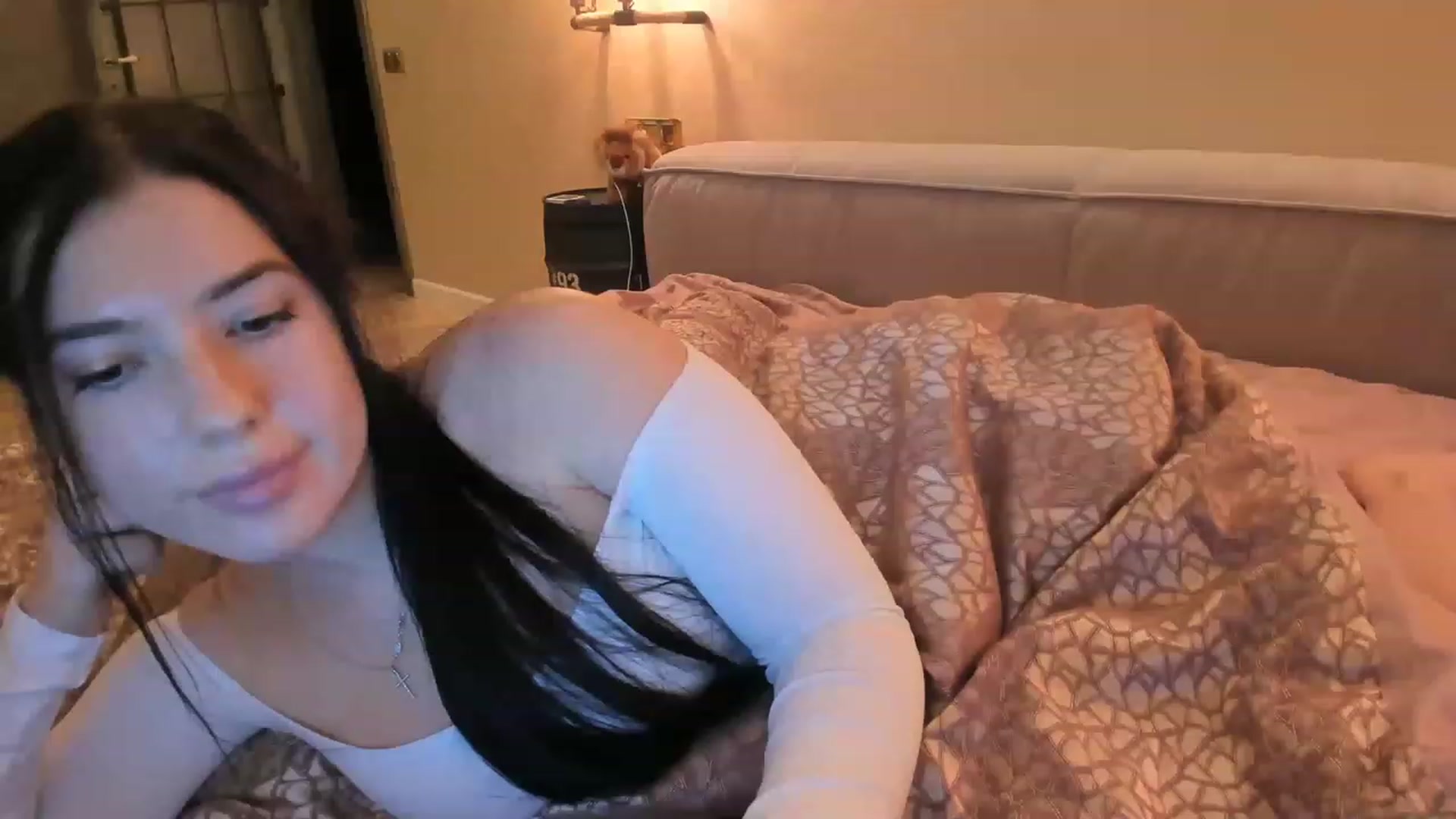 Gallery image thumbnail from helenabb2323's myfreecams stream on, 04/14/2023, 18:45 image 1 of 20