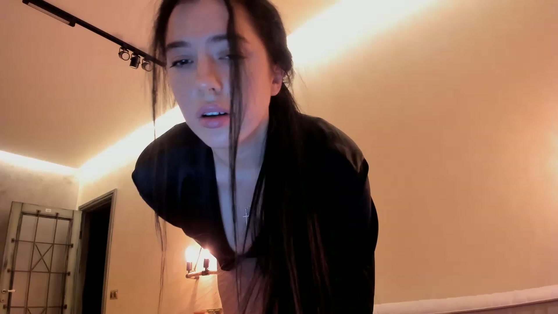 Gallery image thumbnail from helenabb2323's myfreecams stream on, 04/14/2023, 19:42 image 6 of 20