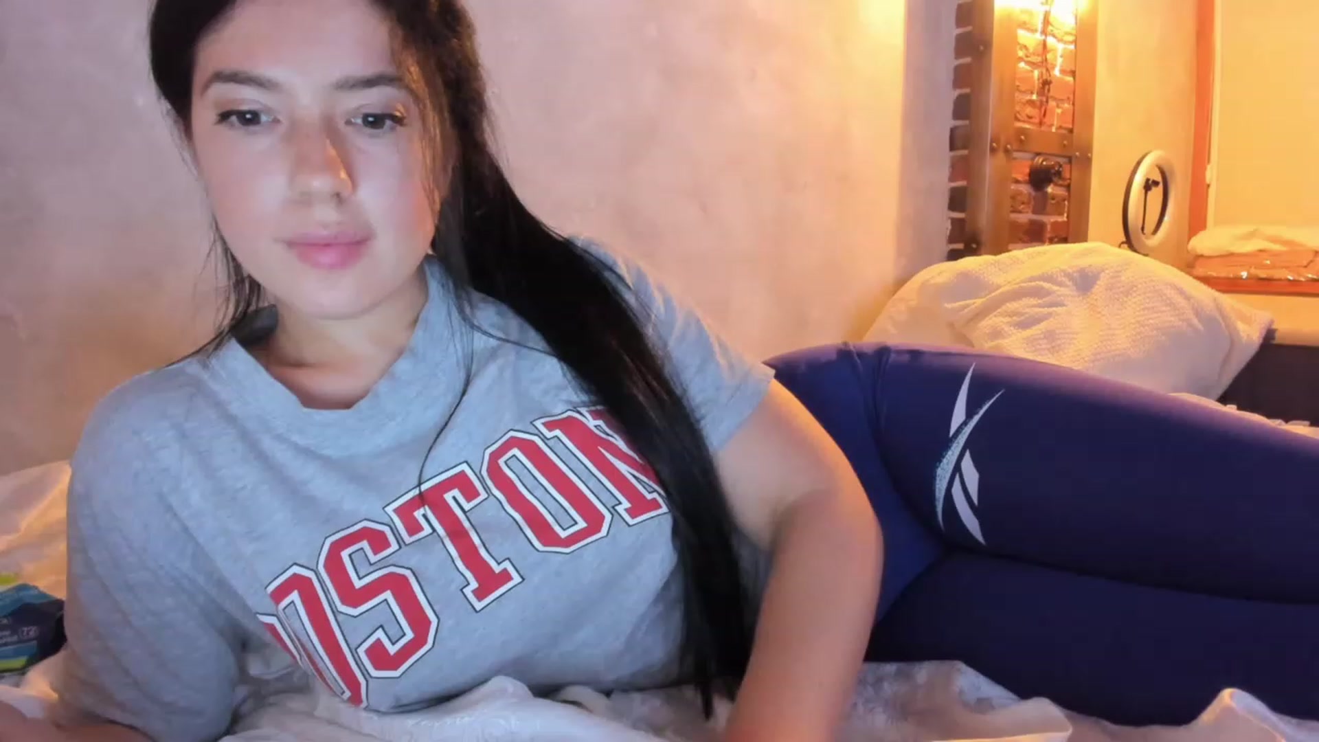 Gallery image thumbnail from helenabb2323's myfreecams stream on, 09/14/2023, 21:37 image 17 of 20