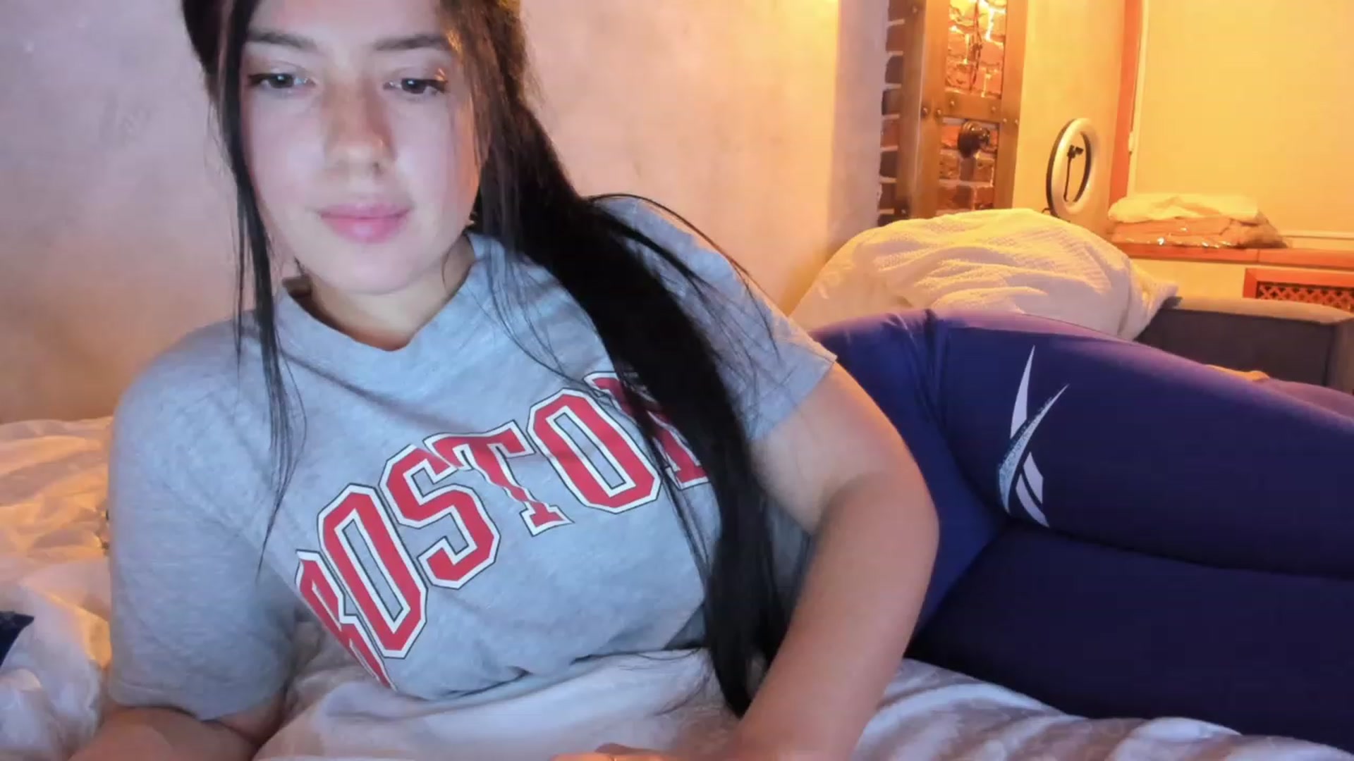 Gallery image thumbnail from helenabb2323's myfreecams stream on, 09/14/2023, 21:37 image 2 of 20