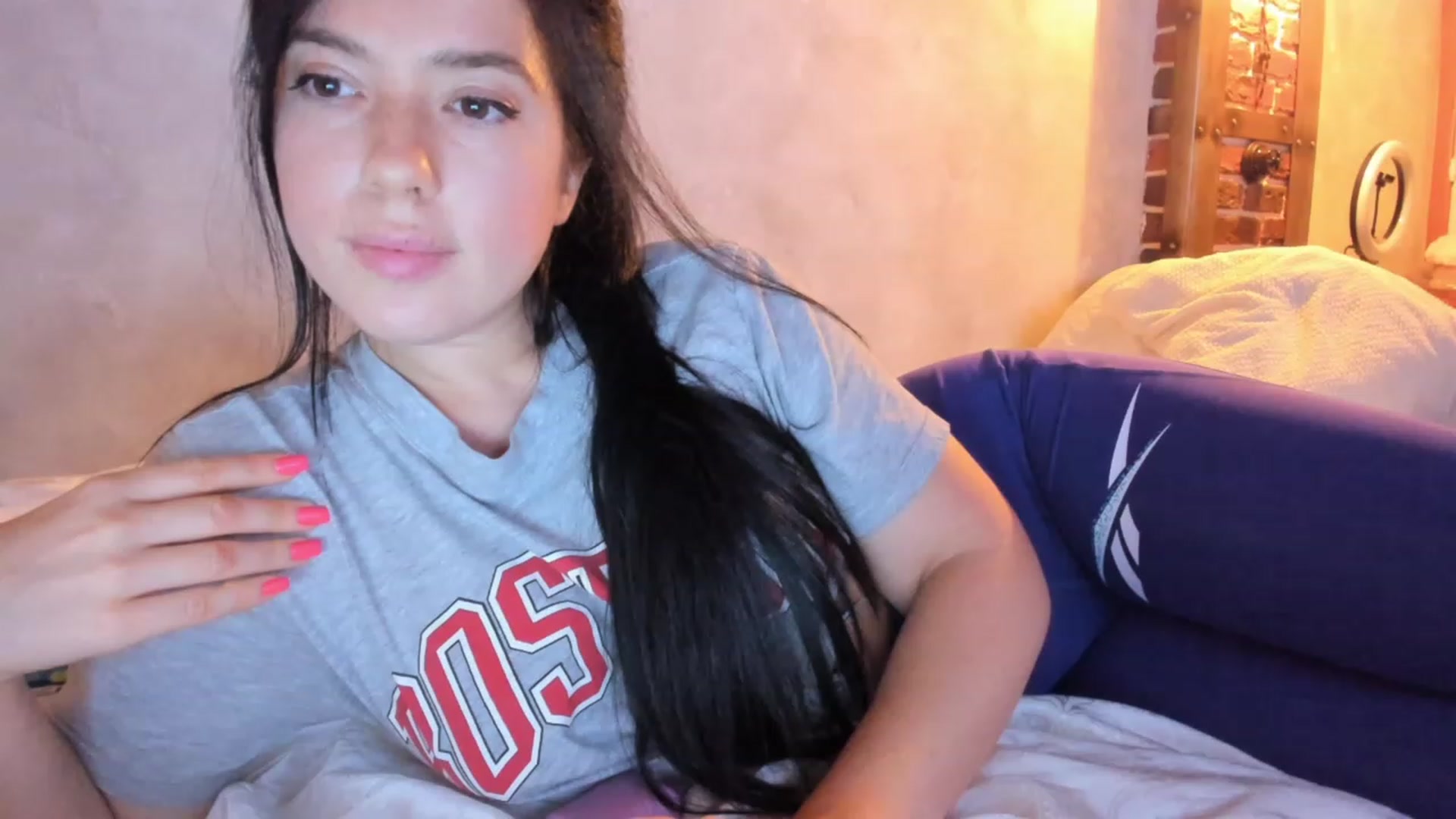 Gallery image thumbnail from helenabb2323's myfreecams stream on, 09/14/2023, 21:37 image 11 of 20