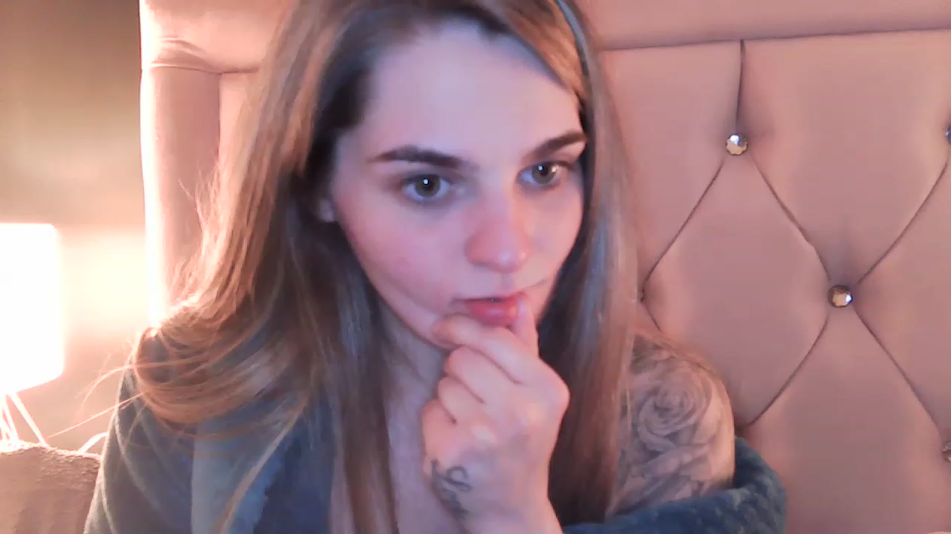 Gallery image thumbnail from helenr1995's myfreecams stream on, 07/03/2023, 22:37 image 14 of 20