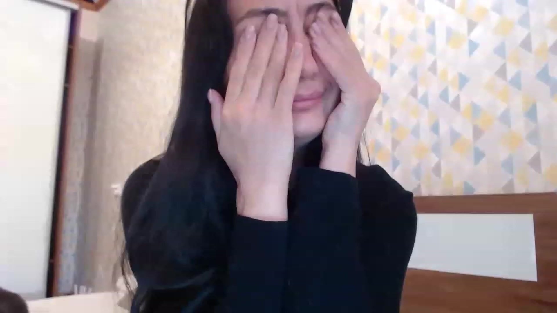 Gallery image thumbnail from hello_Ukraine's myfreecams stream on, 12/04/2022, 13:12 image 18 of 20