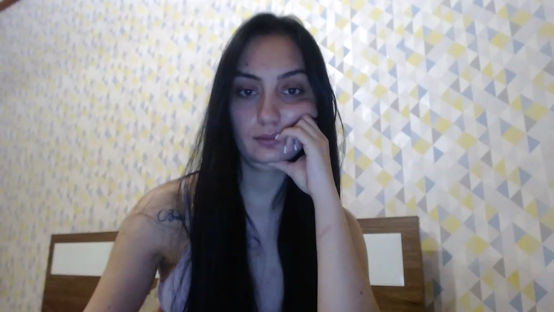 Gallery image thumbnail from hello_Ukraine's myfreecams stream on, 12/18/2022, 19:53 image 16 of 20