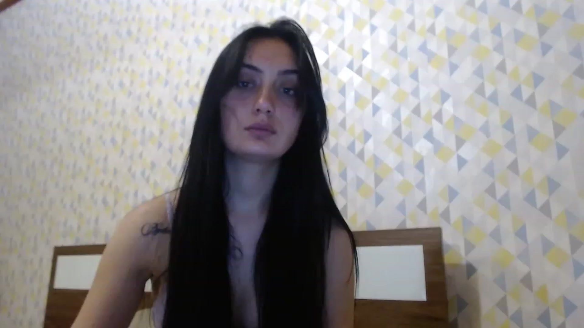 Gallery image thumbnail from hello_Ukraine's myfreecams stream on, 12/18/2022, 19:53 image 18 of 20