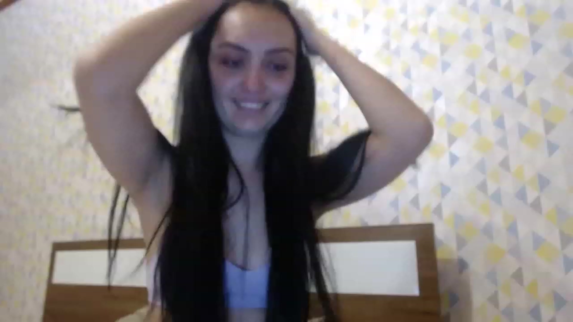 Gallery image thumbnail from hello_Ukraine's myfreecams stream on, 12/18/2022, 19:53 image 11 of 20