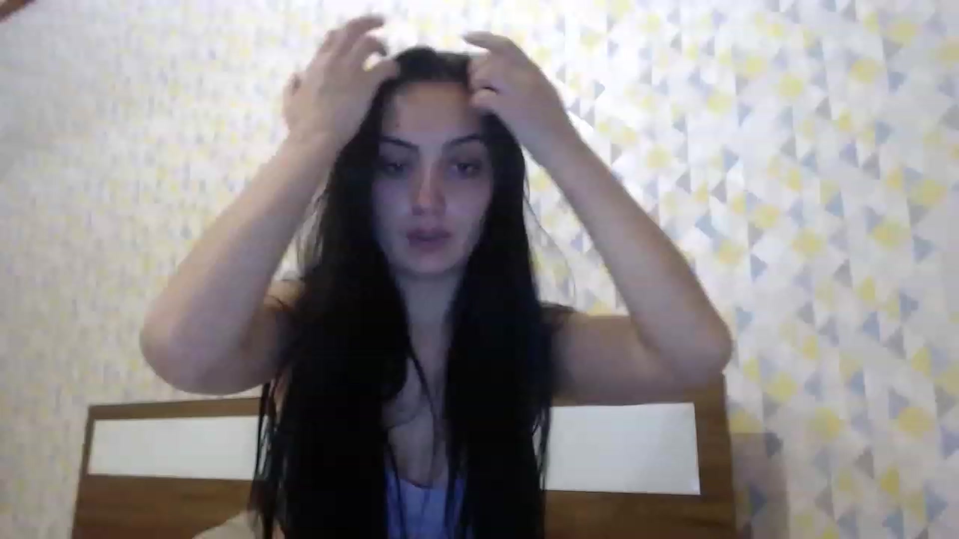 Gallery image thumbnail from hello_Ukraine's myfreecams stream on, 12/18/2022, 19:53 image 12 of 20
