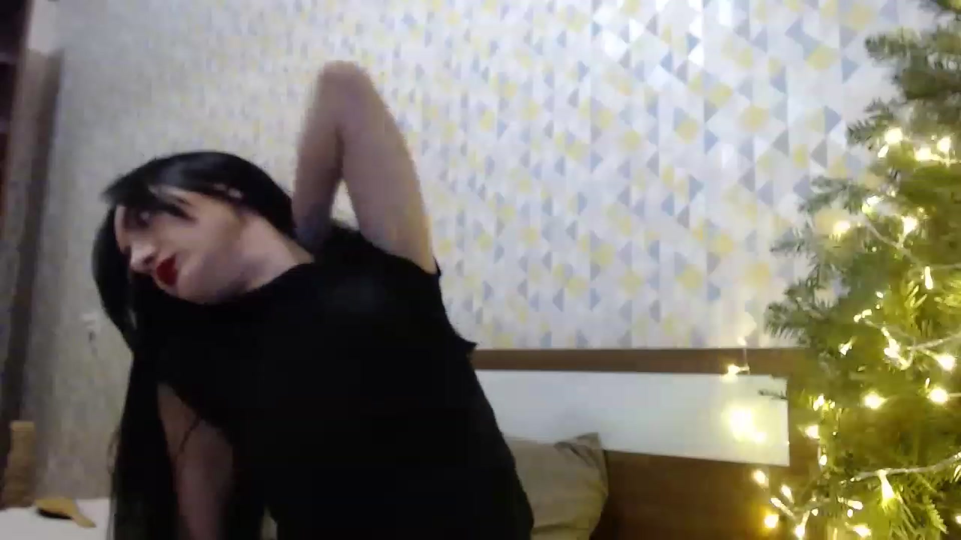 Gallery image thumbnail from hello_Ukraine's myfreecams stream on, 12/25/2022, 13:07 image 17 of 20