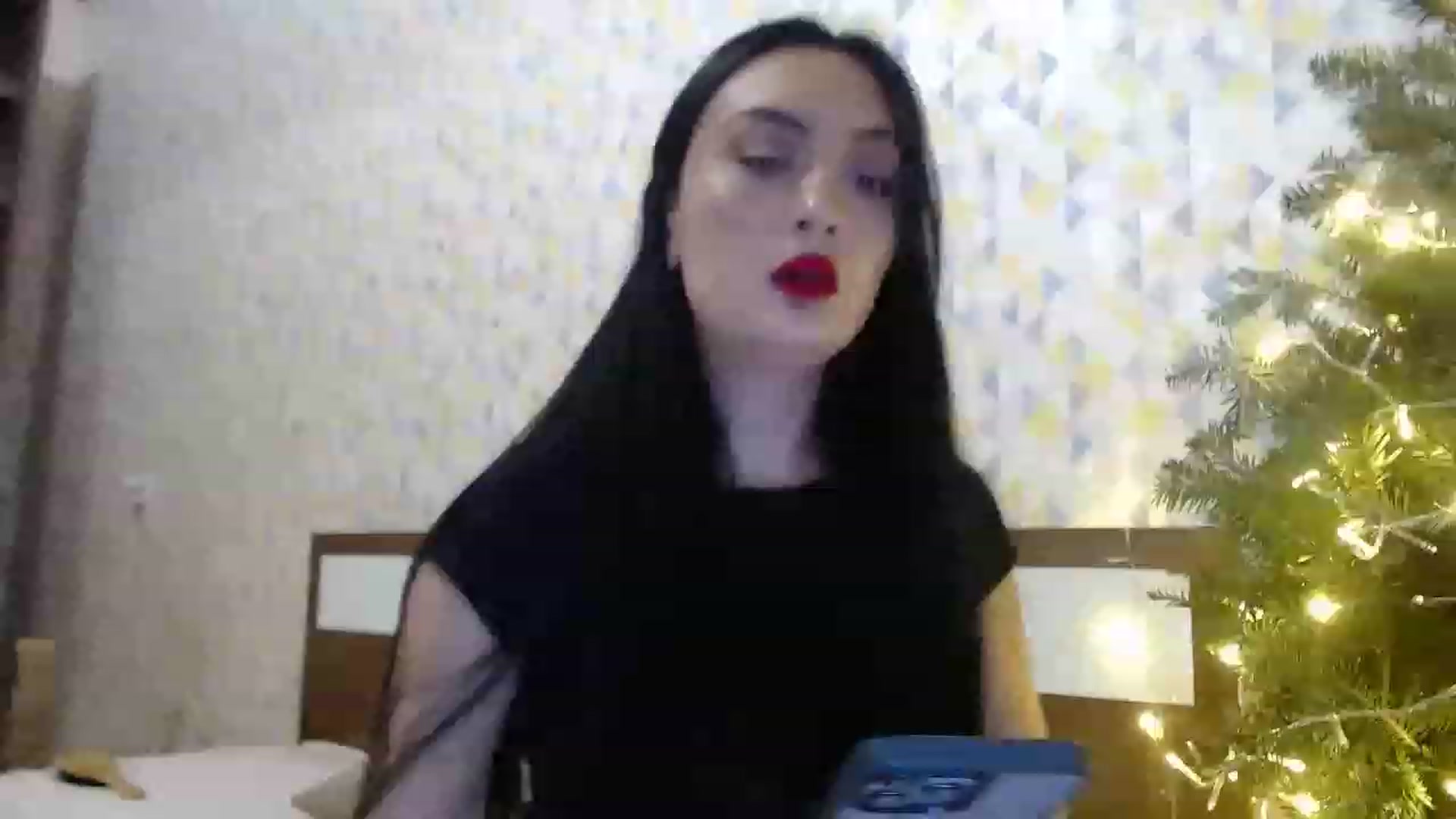 Gallery image thumbnail from hello_Ukraine's myfreecams stream on, 12/25/2022, 13:07 image 13 of 20