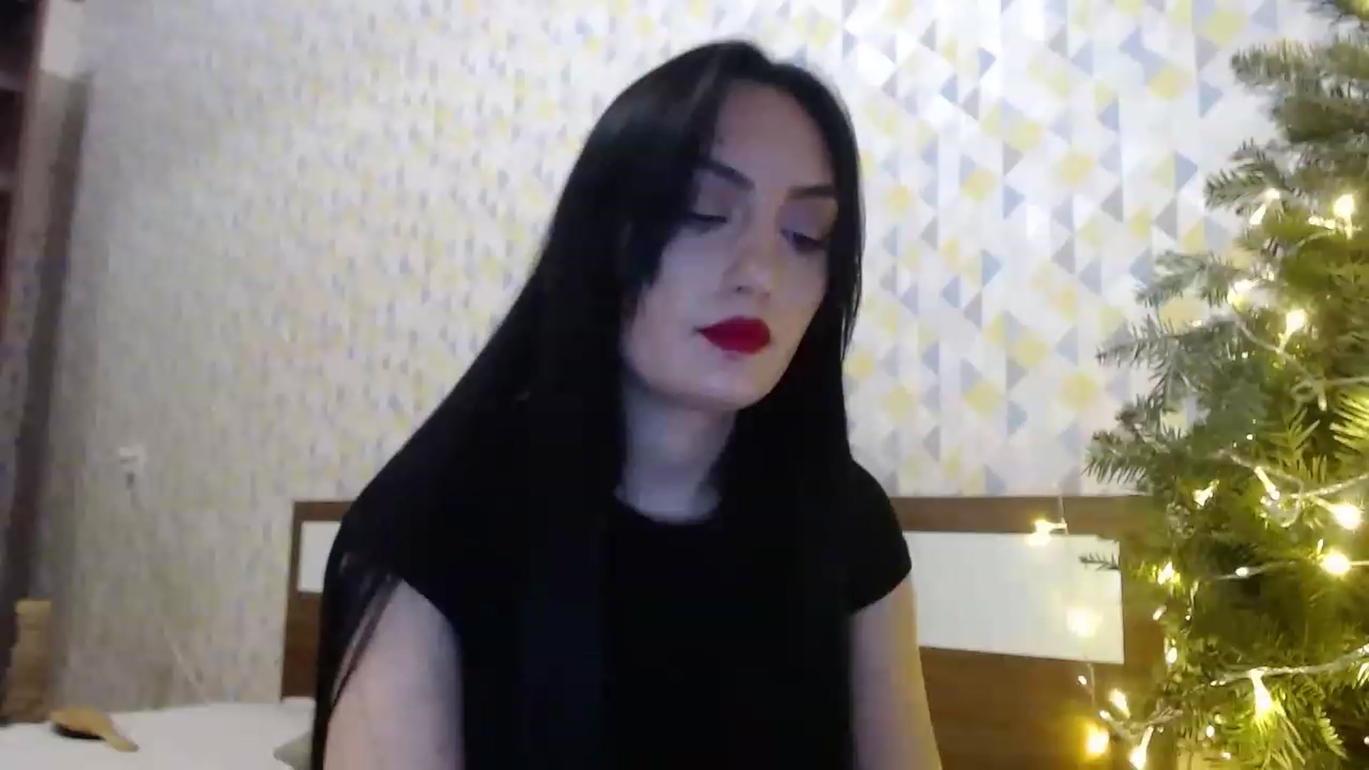 Gallery image thumbnail from hello_Ukraine's myfreecams stream on, 12/25/2022, 13:07 image 10 of 20