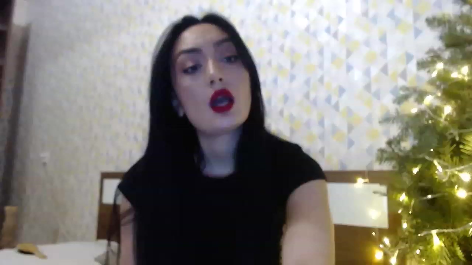 Gallery image thumbnail from hello_Ukraine's myfreecams stream on, 12/25/2022, 13:07 image 4 of 20