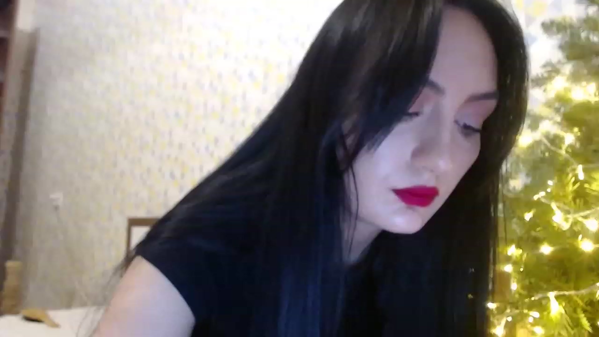 Gallery image thumbnail from hello_Ukraine's myfreecams stream on, 12/25/2022, 13:07 image 3 of 20