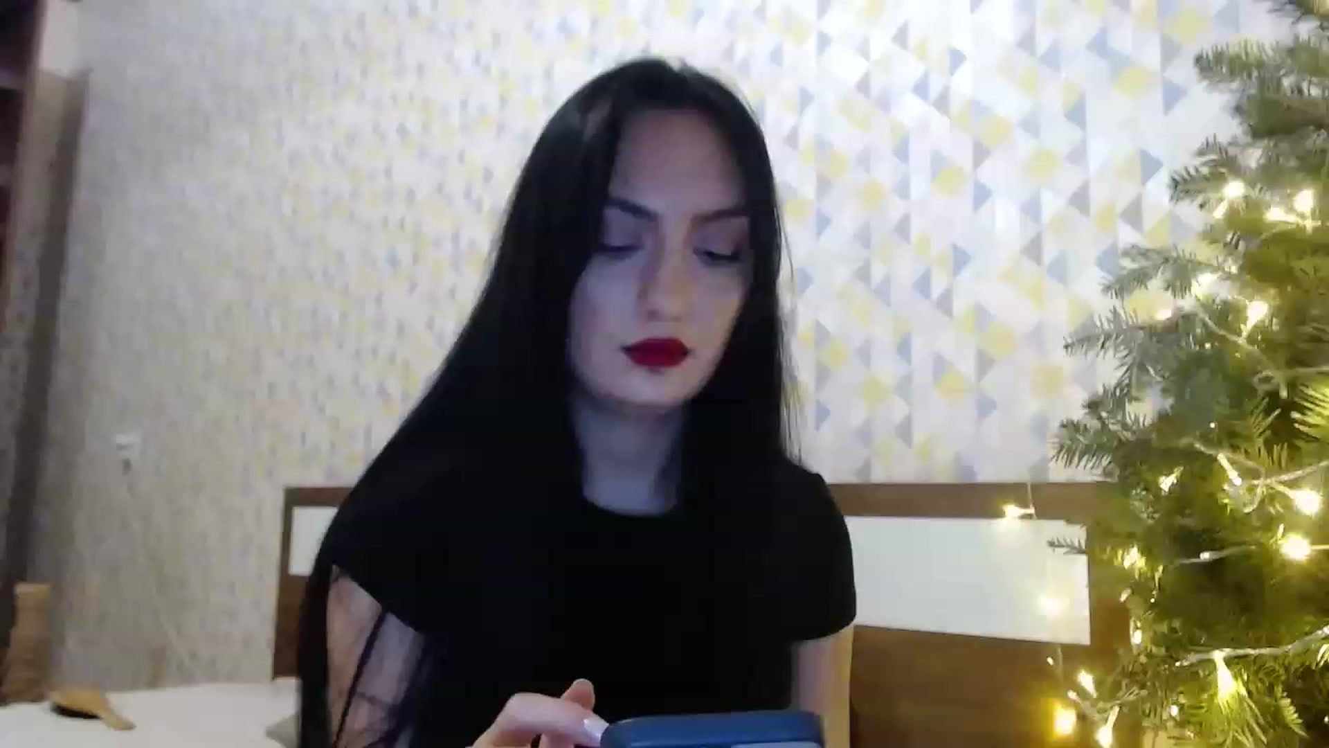 Gallery image thumbnail from hello_Ukraine's myfreecams stream on, 12/25/2022, 13:07 image 19 of 20