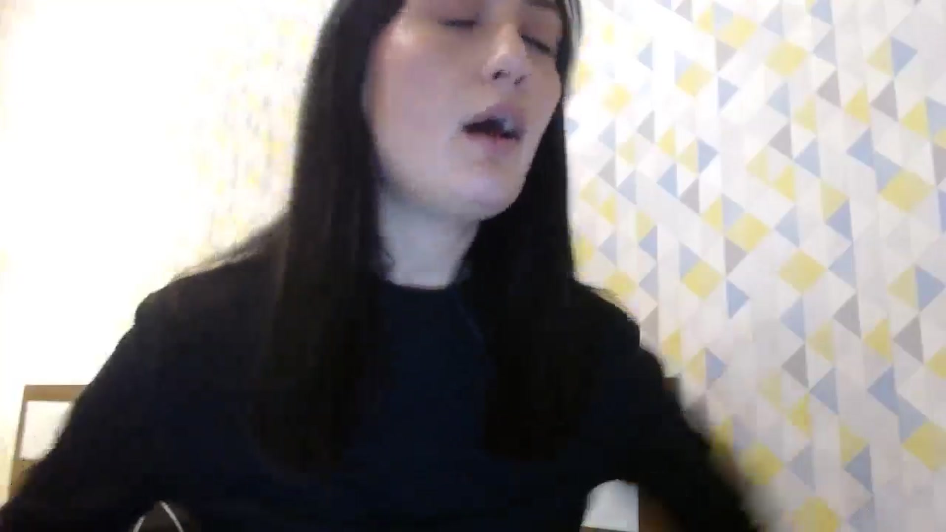 Gallery image thumbnail from hello_Ukraine's myfreecams stream on, 12/31/2024, 15:30 image 18 of 20
