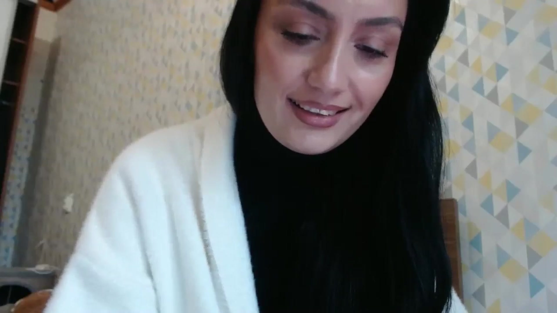 Gallery image thumbnail from hello_Ukraine's myfreecams stream on, 04/21/2026, 11:42 image 4 of 20