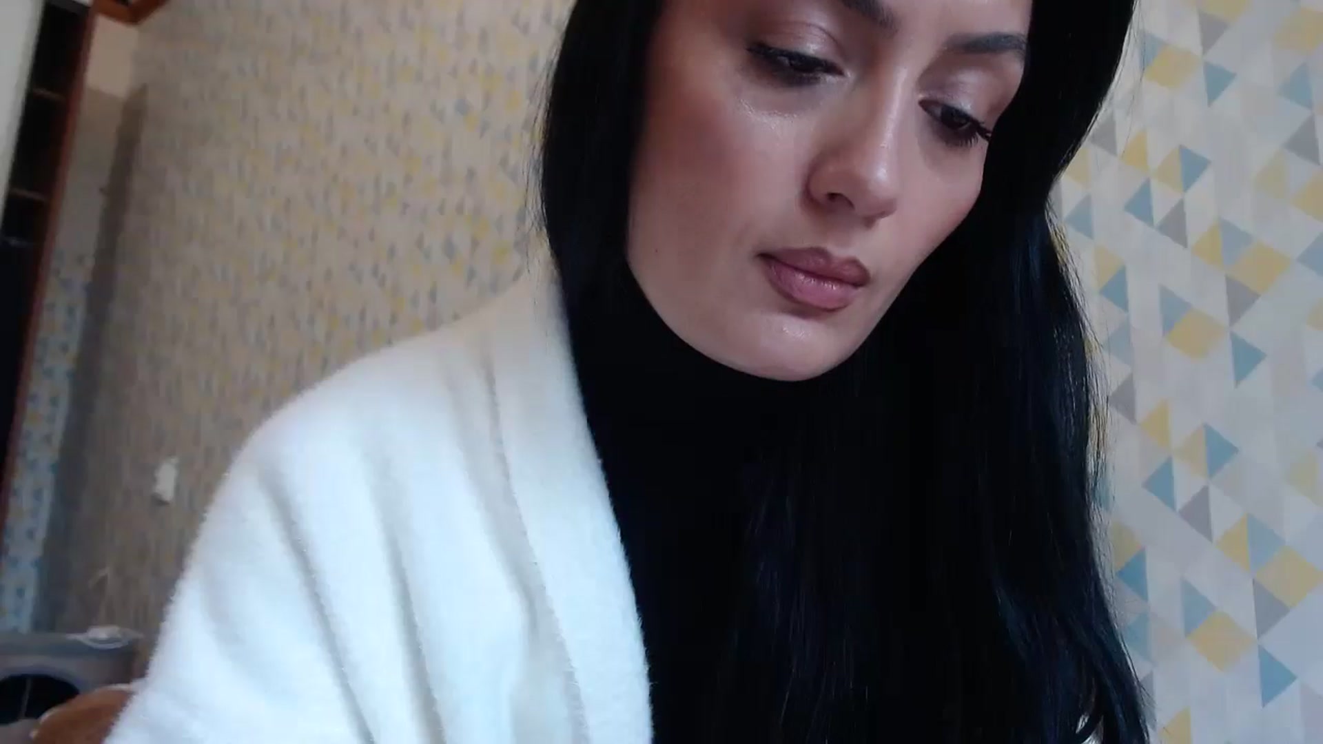 Gallery image thumbnail from hello_Ukraine's myfreecams stream on, 04/21/2026, 11:42 image 7 of 20