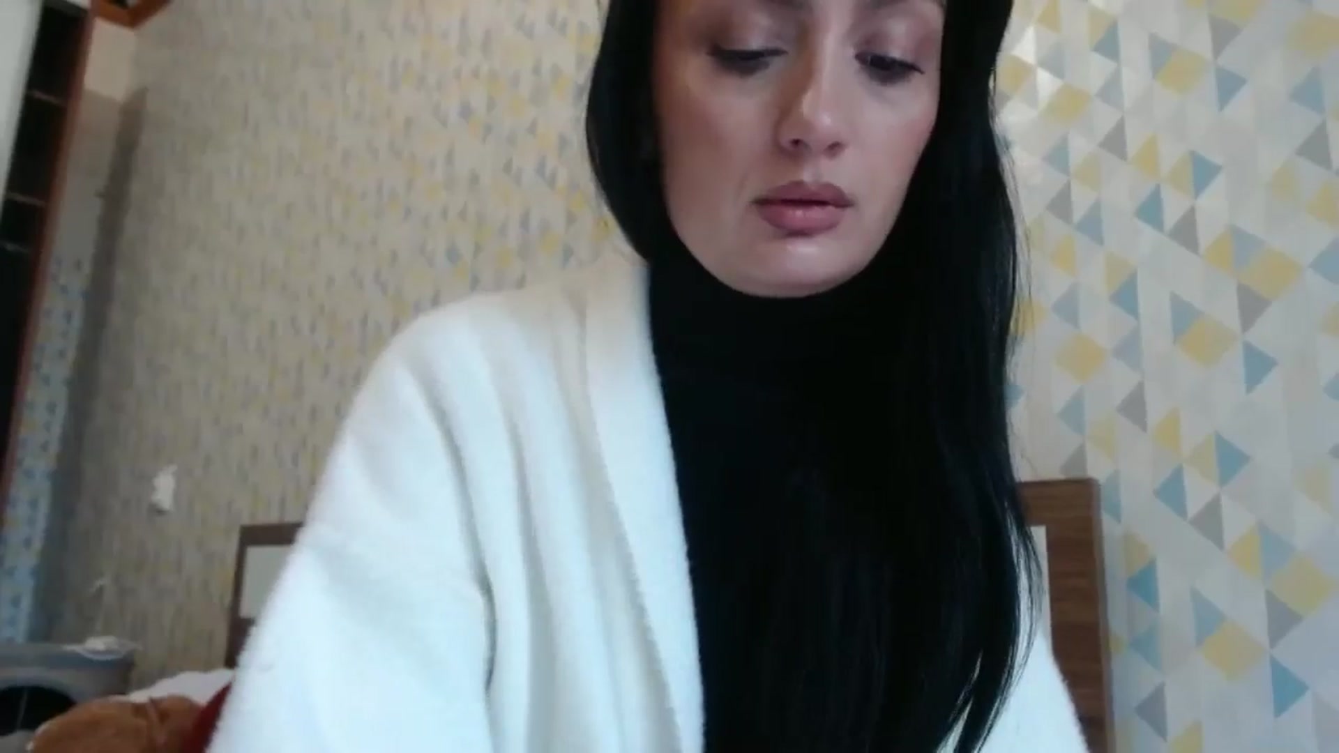 Gallery image thumbnail from hello_Ukraine's myfreecams stream on, 04/21/2026, 11:42 image 5 of 20