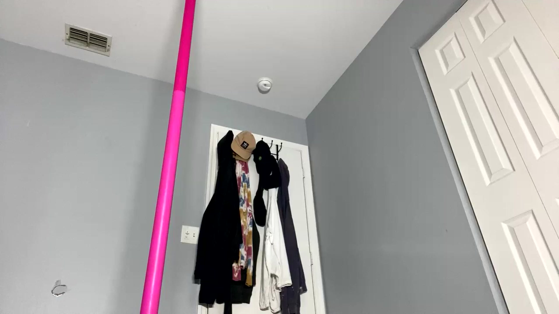 Gallery image thumbnail from herbgardenn's myfreecams stream on, 05/05/2024, 09:55 image 4 of 20