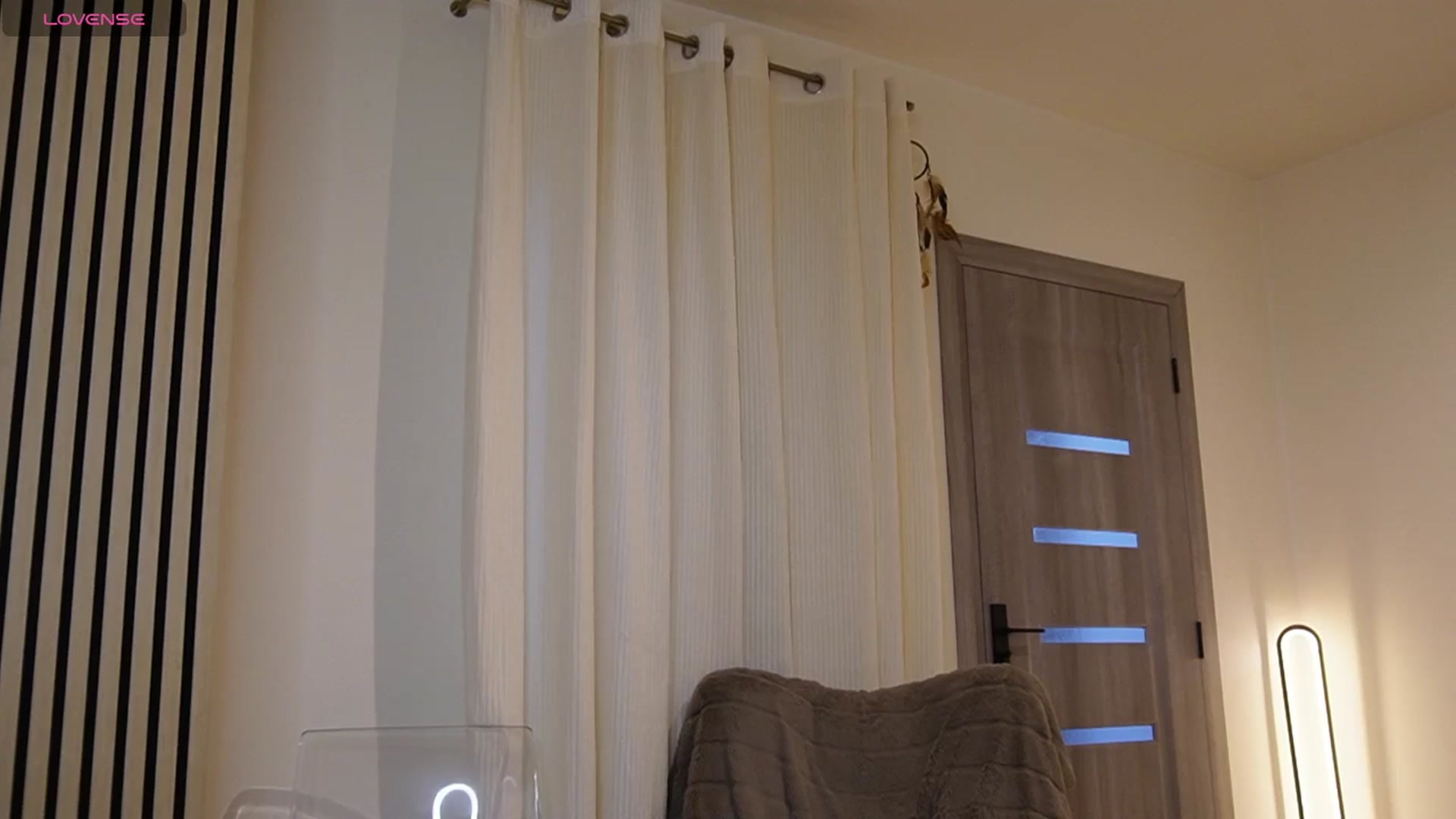 Gallery image thumbnail from heySiry's myfreecams stream on, 05/08/2026, 09:08 image 6 of 20