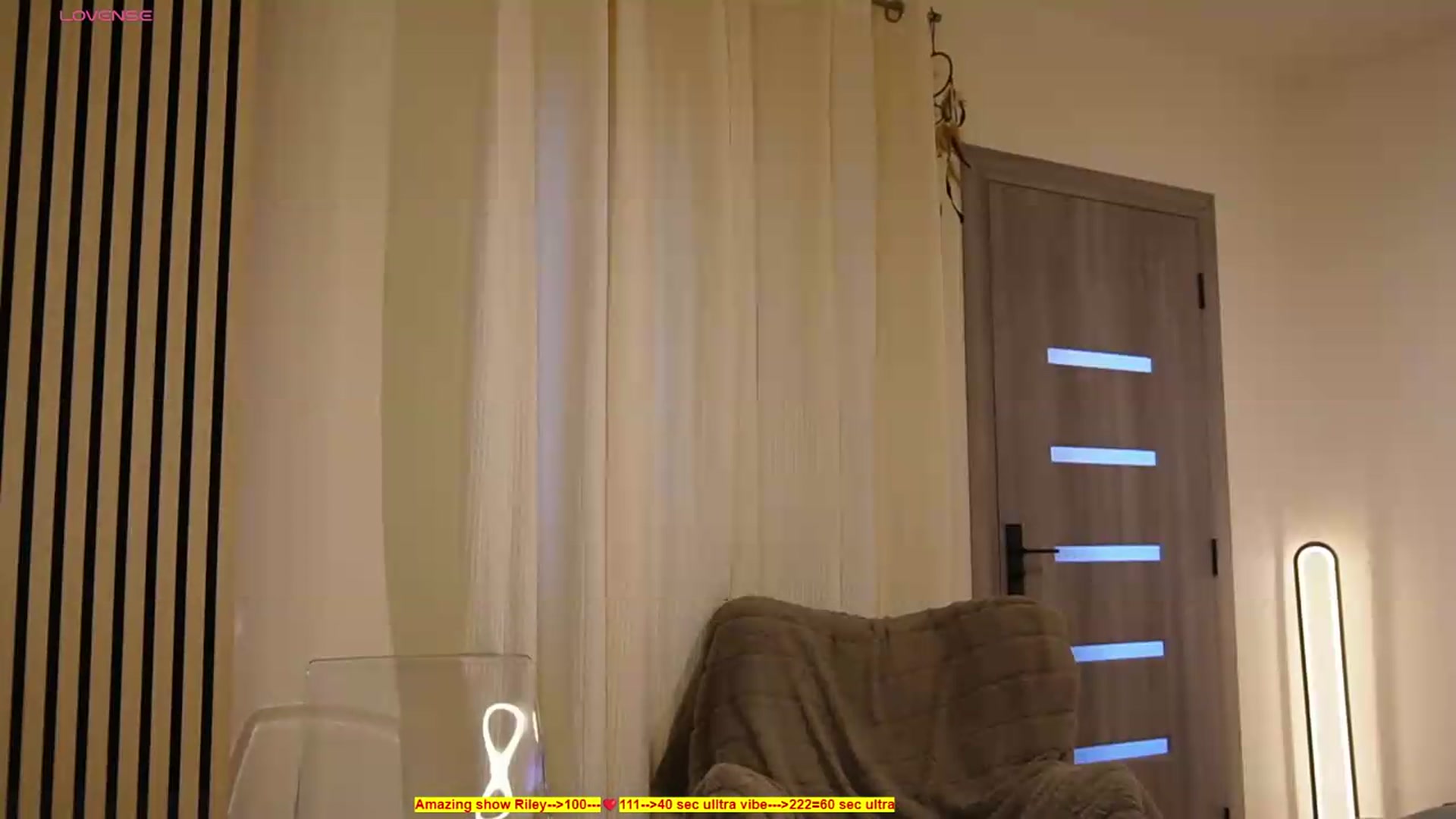 Gallery image thumbnail from heySiry's myfreecams stream on, 05/19/2026, 14:10 image 4 of 20
