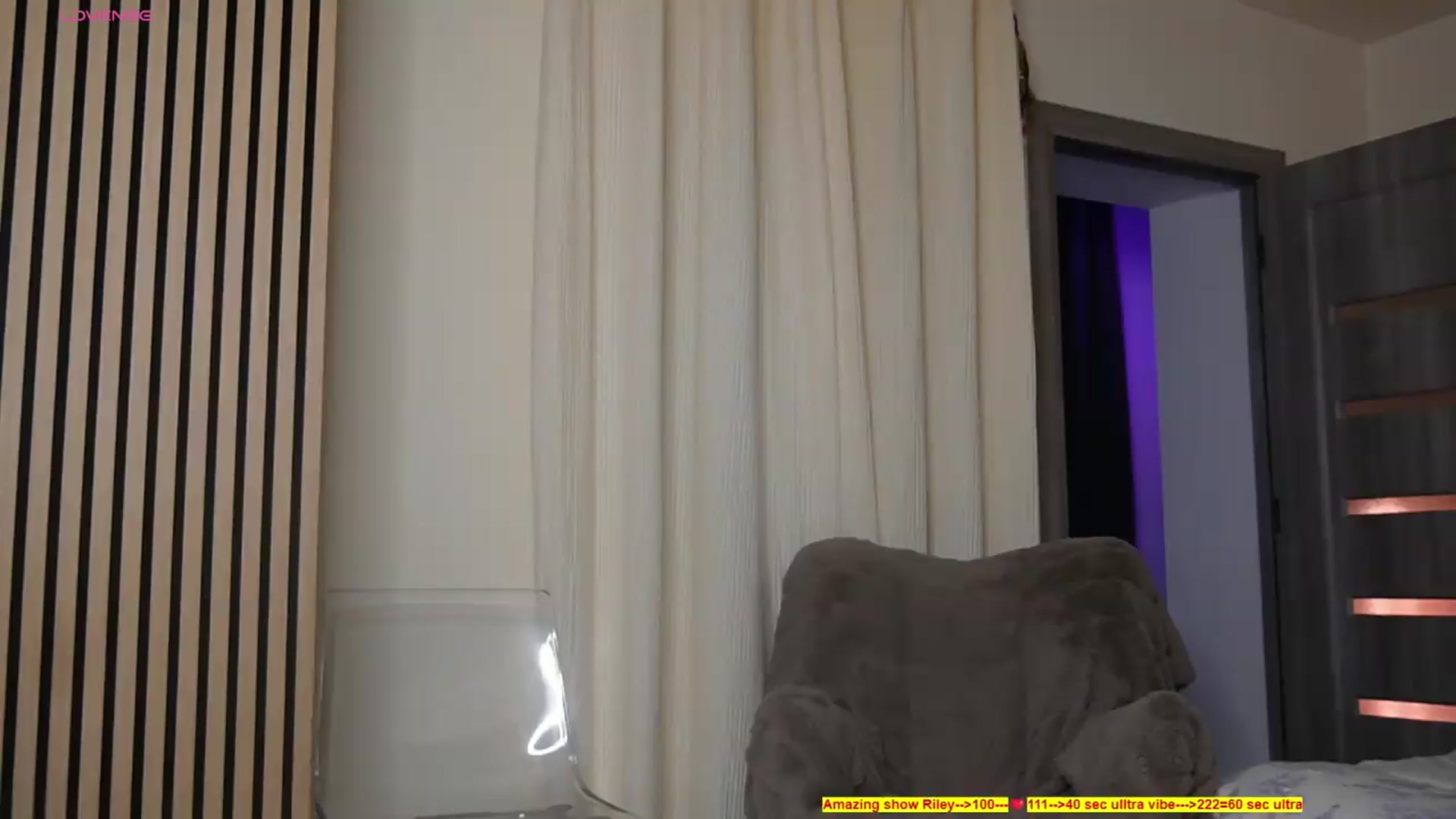 Gallery image thumbnail from heySiry's myfreecams stream on, 06/14/2026, 19:12 image 9 of 20