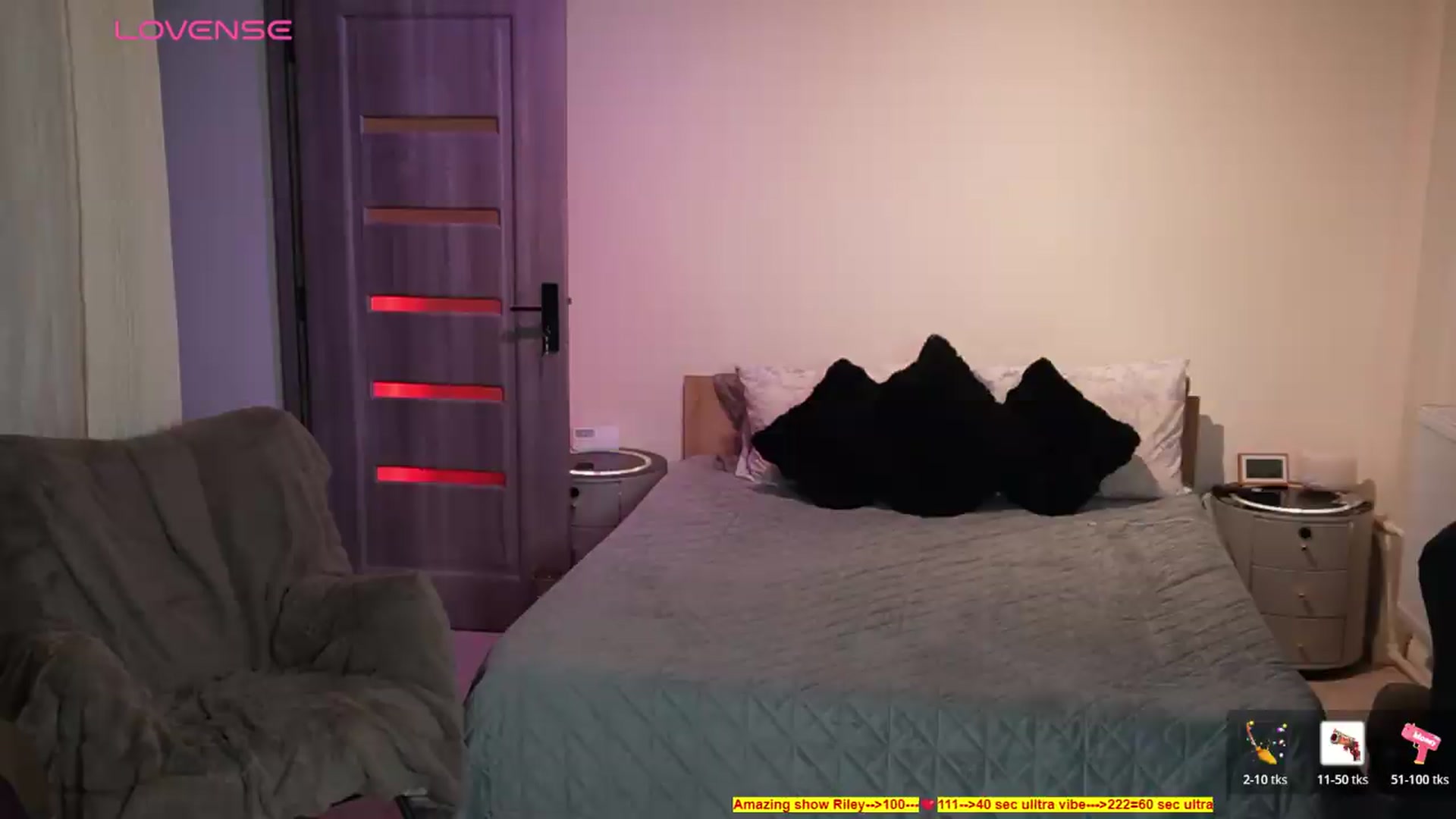 Gallery image thumbnail from heySiry's myfreecams stream on, 07/16/2026, 23:03 image 12 of 20