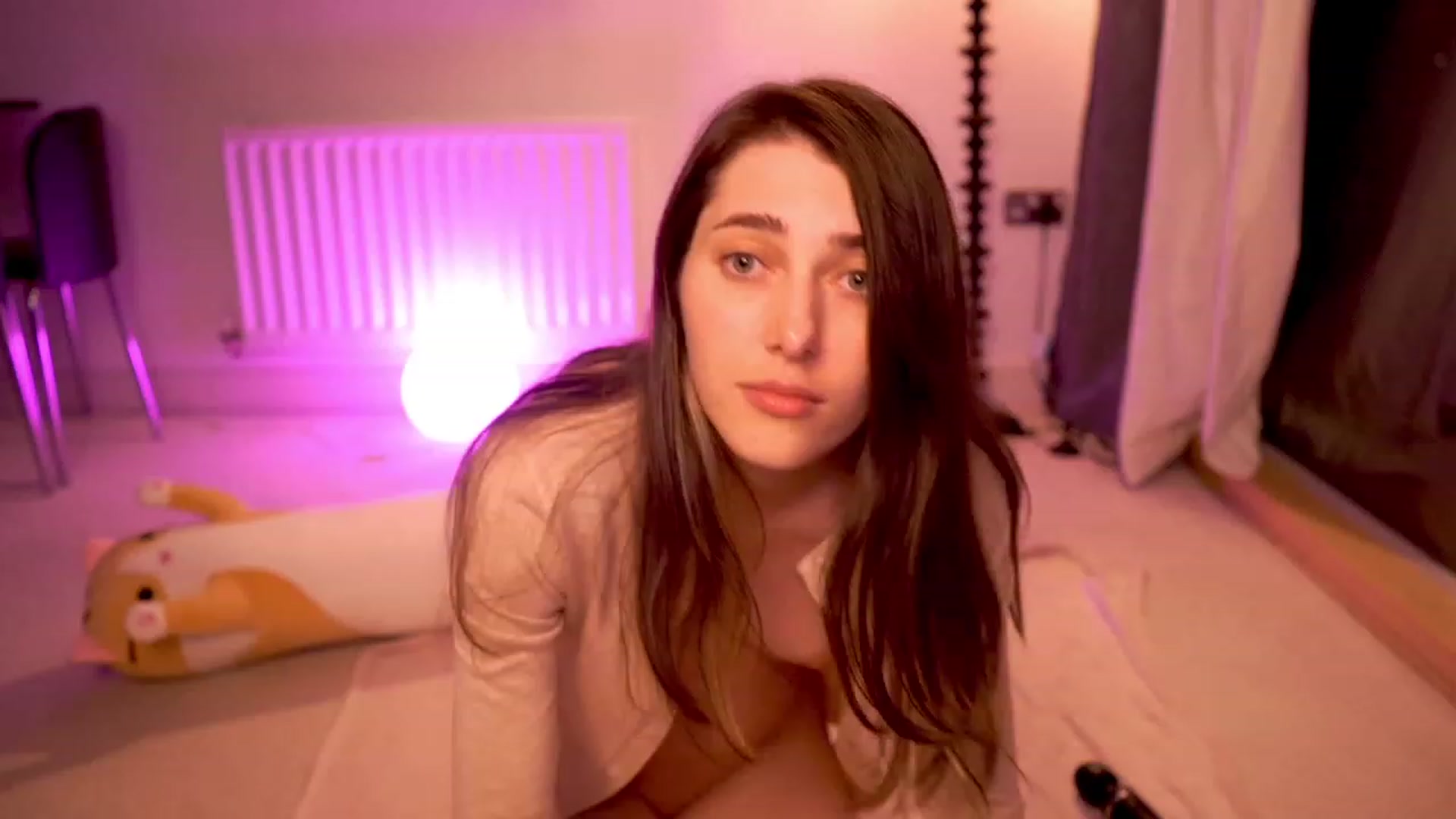 Gallery image thumbnail from hey_foxy's myfreecams stream on, 07/20/2023, 23:00 image 20 of 20