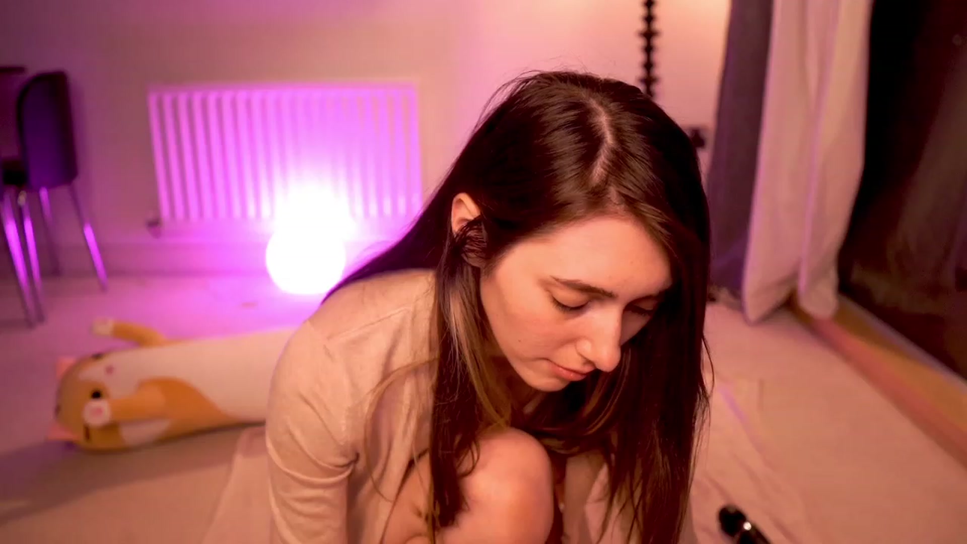 Gallery image thumbnail from hey_foxy's myfreecams stream on, 07/21/2023, 24:12 image 4 of 20