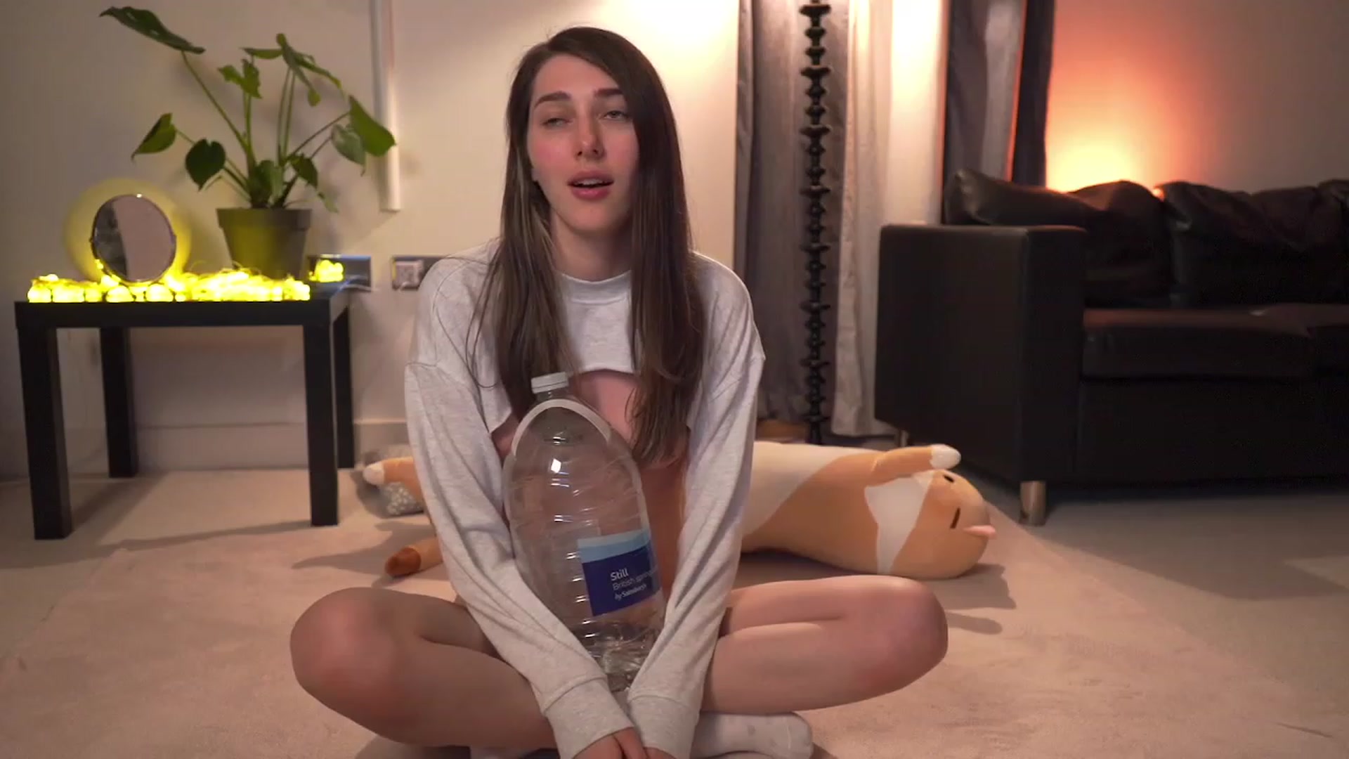 Gallery image thumbnail from hey_foxy's myfreecams stream on, 07/23/2023, 01:31 image 5 of 20