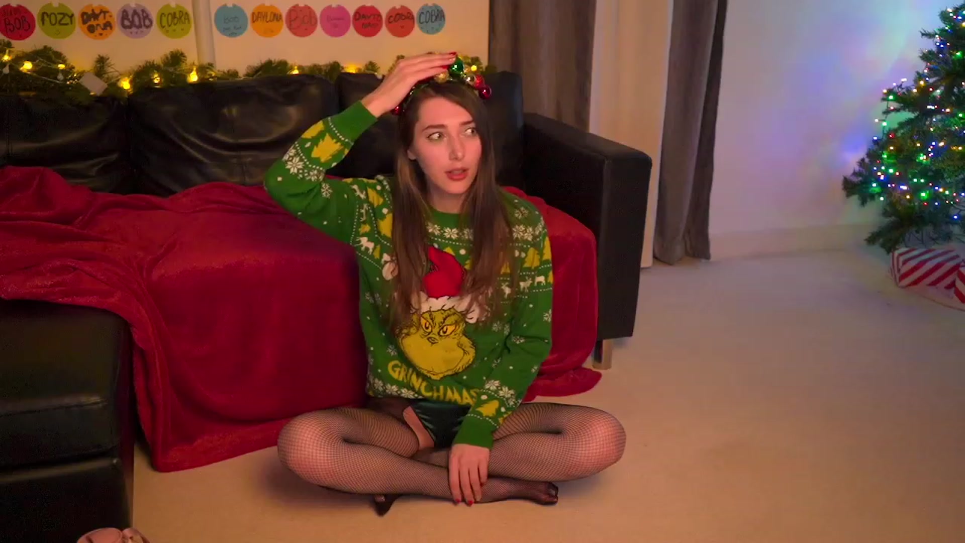 Gallery image thumbnail from hey_foxy's myfreecams stream on, 12/02/2023, 18:36 image 1 of 20