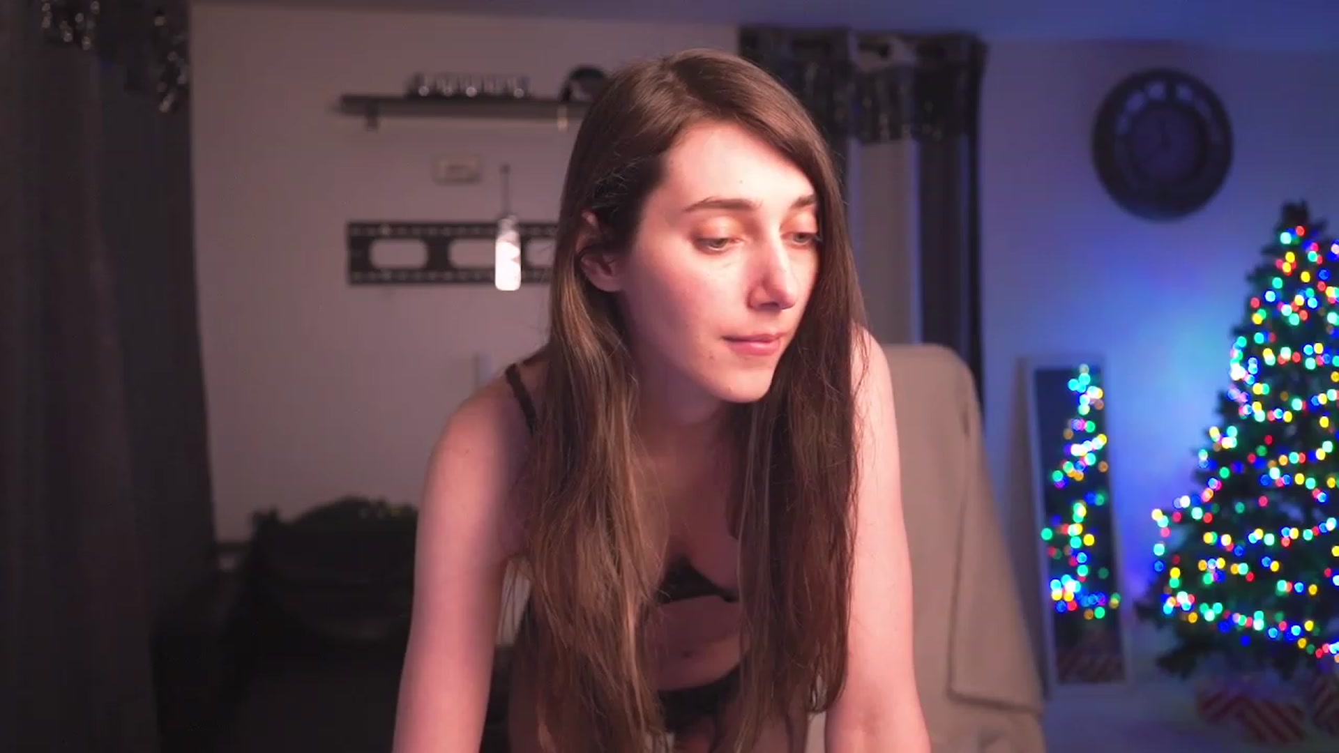 Gallery image thumbnail from hey_foxy's myfreecams stream on, 01/01/2024, 04:58 image 2 of 20