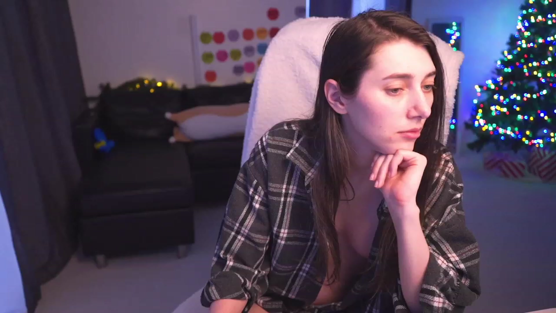 Gallery image thumbnail from hey_foxy's myfreecams stream on, 01/03/2024, 08:33 image 20 of 20
