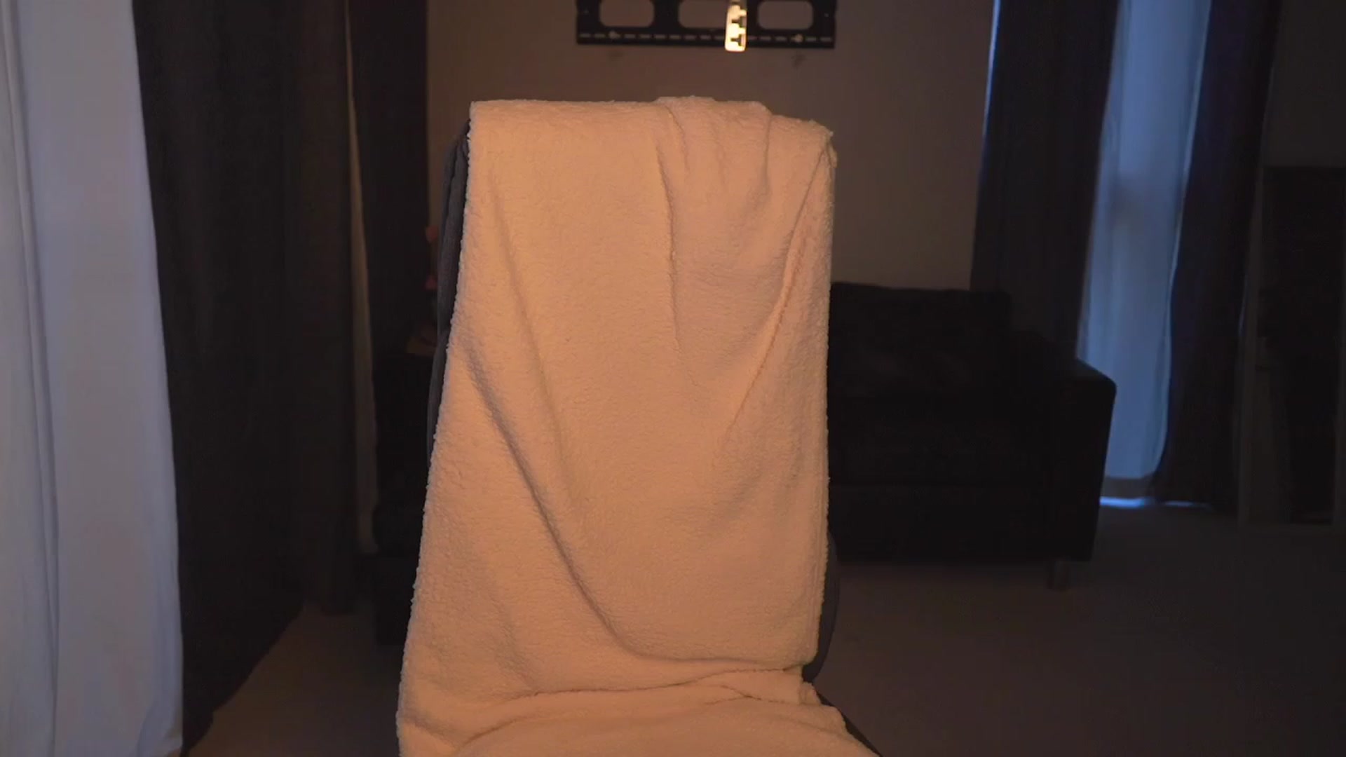 Gallery image thumbnail from hey_foxy's myfreecams stream on, 02/26/2024, 17:52 image 9 of 20
