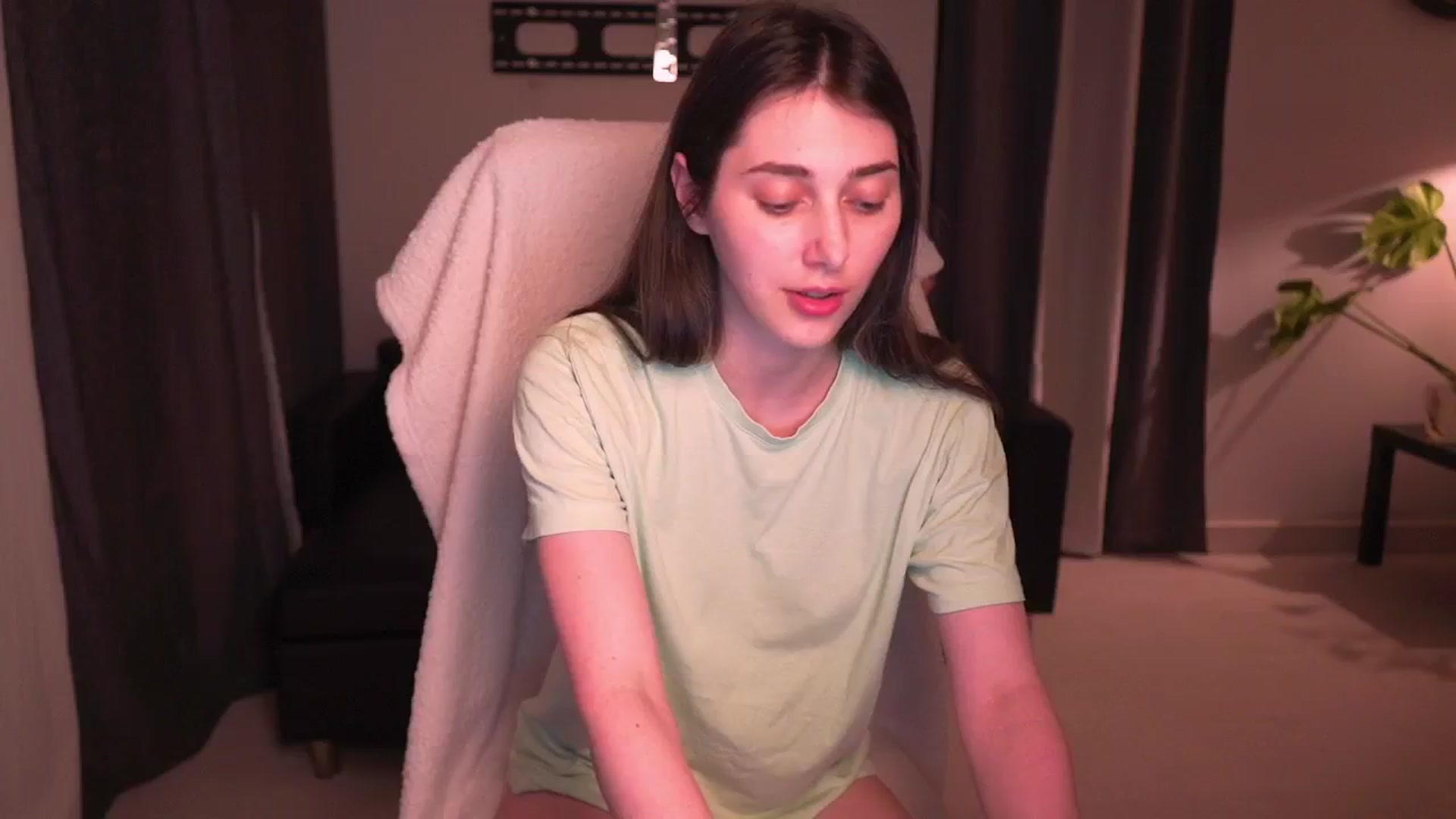 Gallery image thumbnail from hey_foxy's myfreecams stream on, 03/10/2024, 20:50 image 2 of 20