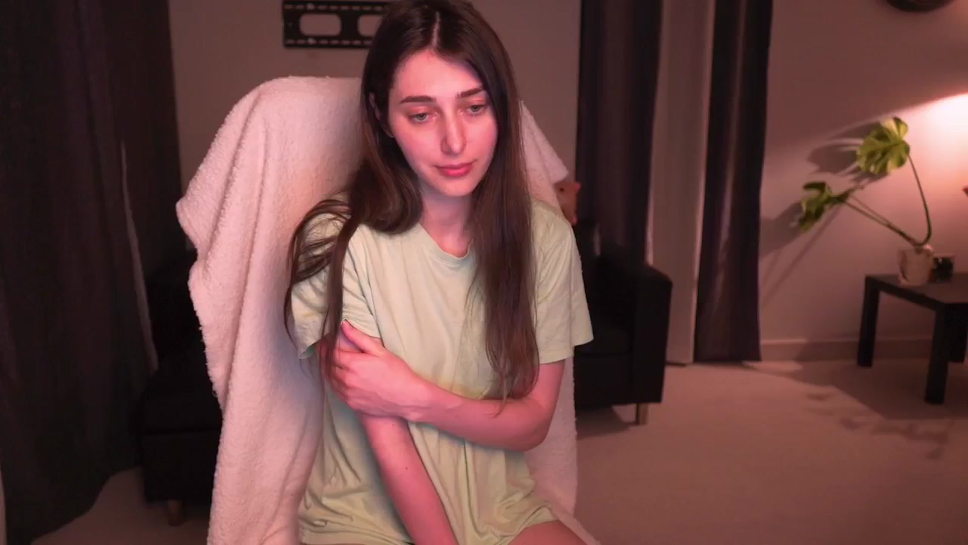 Gallery image thumbnail from hey_foxy's myfreecams stream on, 03/10/2024, 20:50 image 5 of 20