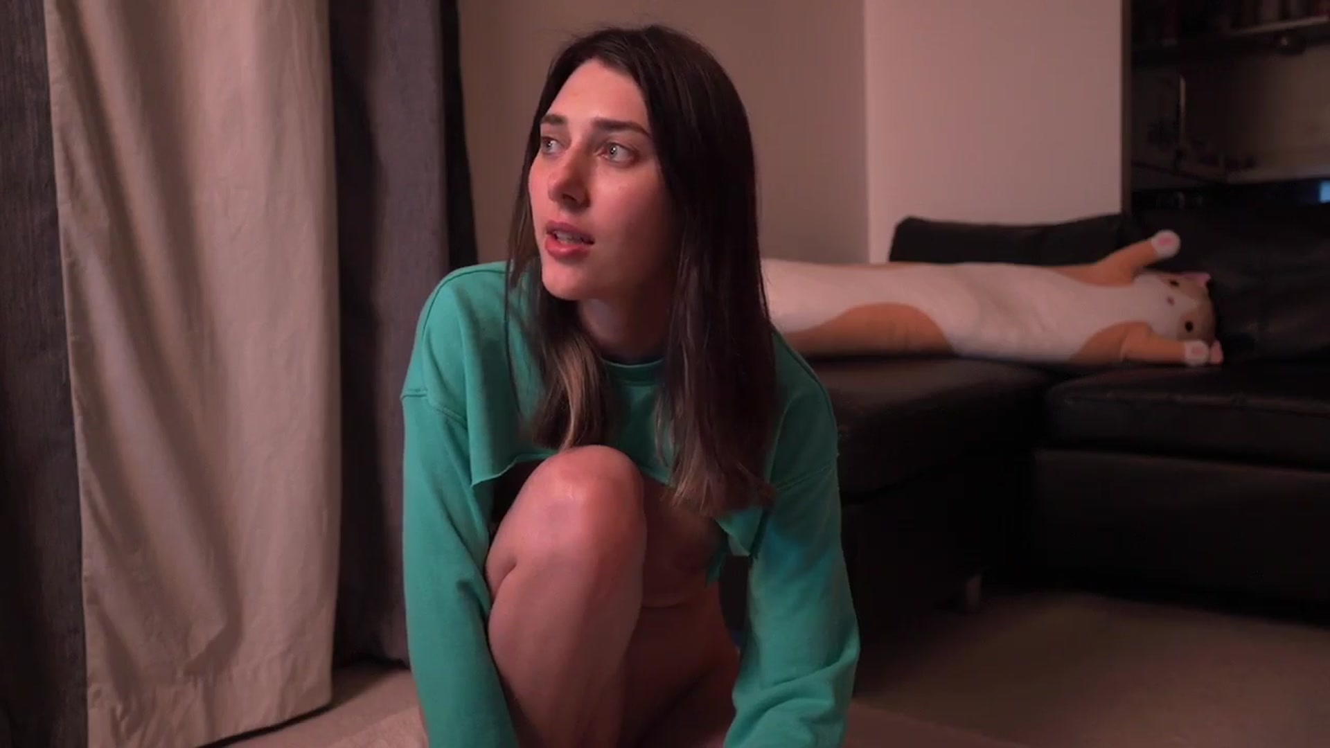 Gallery image thumbnail from hey_foxy's myfreecams stream on, 04/14/2024, 23:52 image 20 of 20