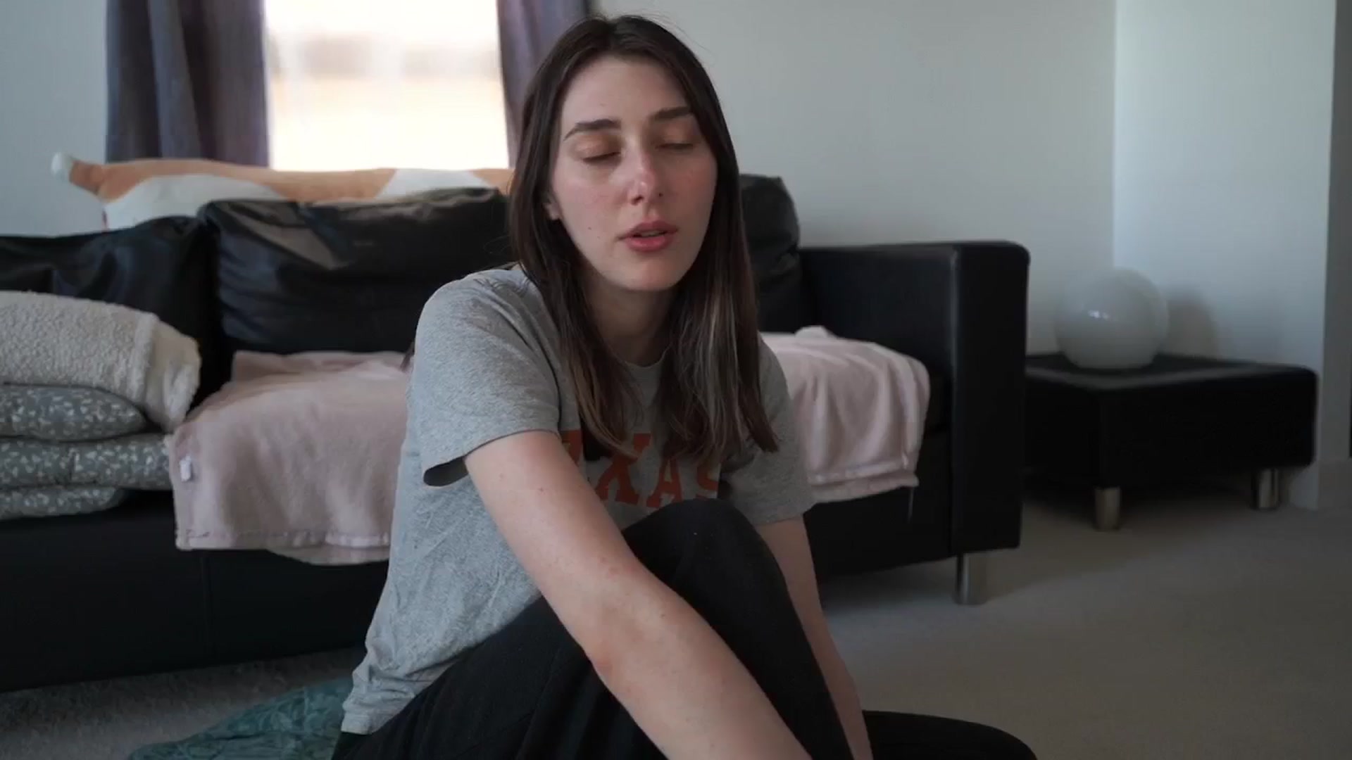 Gallery image thumbnail from hey_foxy's myfreecams stream on, 05/15/2024, 21:14 image 5 of 20